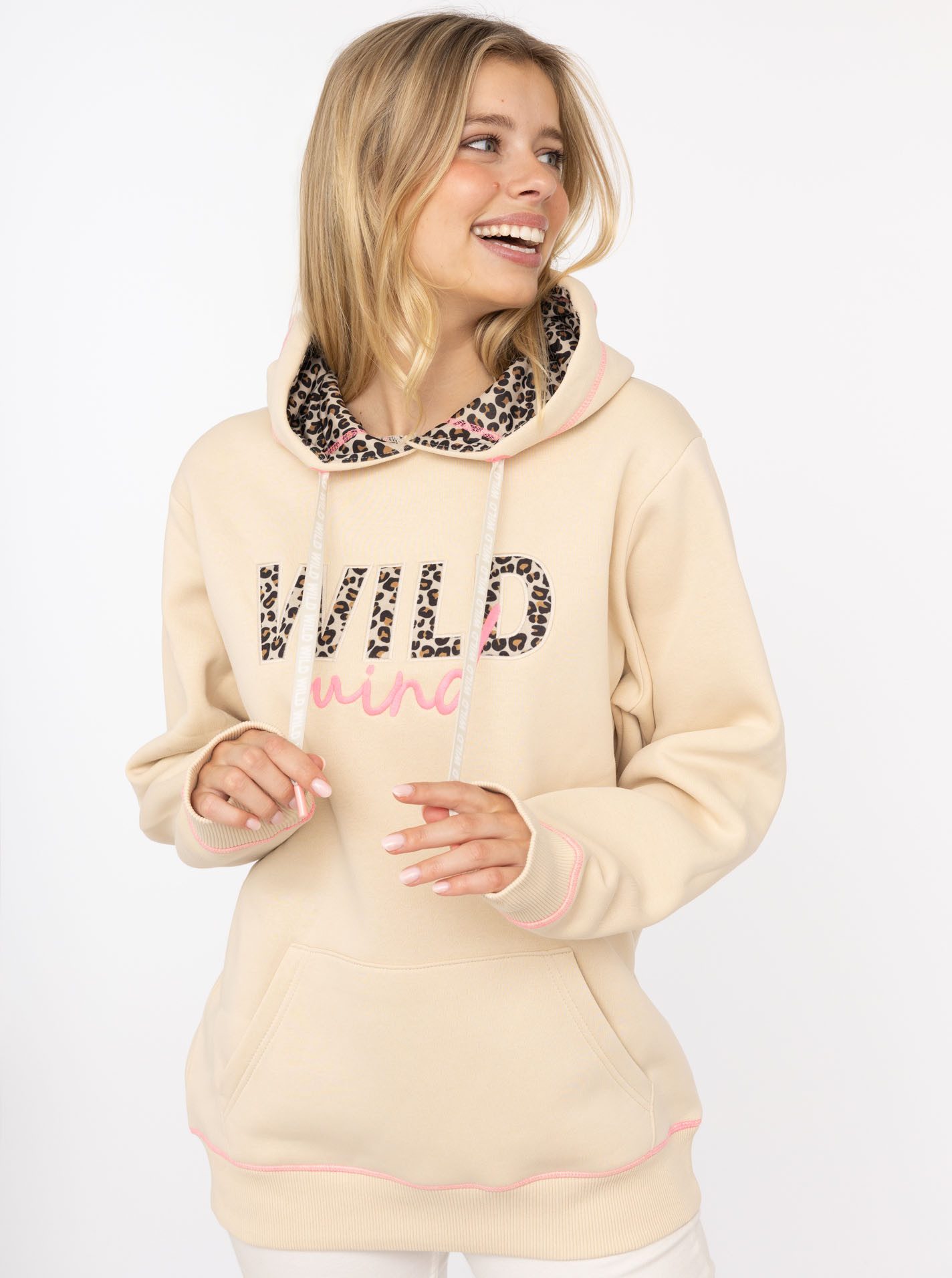Zwillingsherz Hoodie "Wild Mind" Stickerei, bedruckte Kordel, Kängurutasche günstig online kaufen