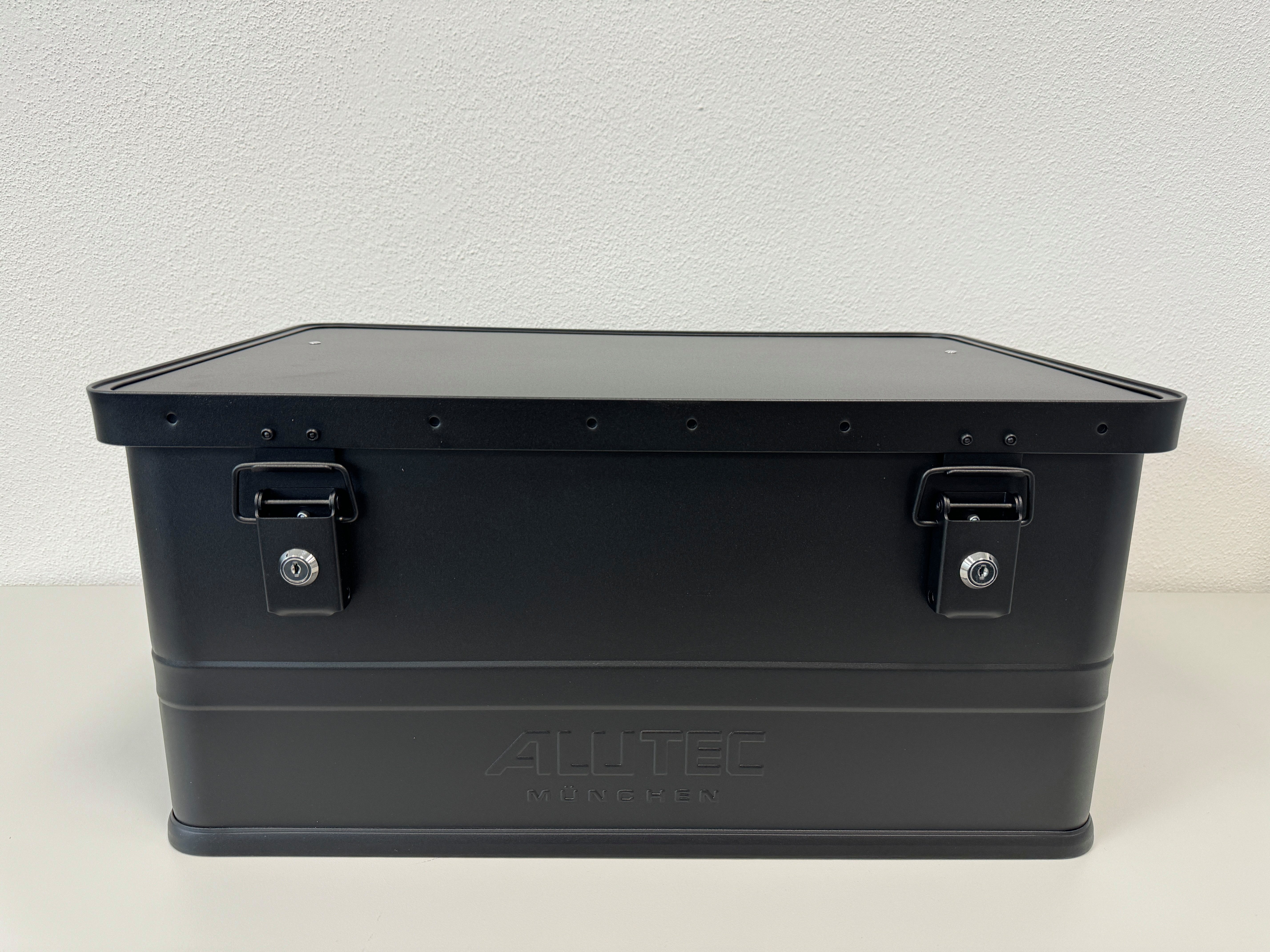 ALUTEC München Werkzeugkoffer ALUTEC Aluminiumbox Classic 48 Schwarz, 48 ltr., (LxBxH) 550 X 350 X