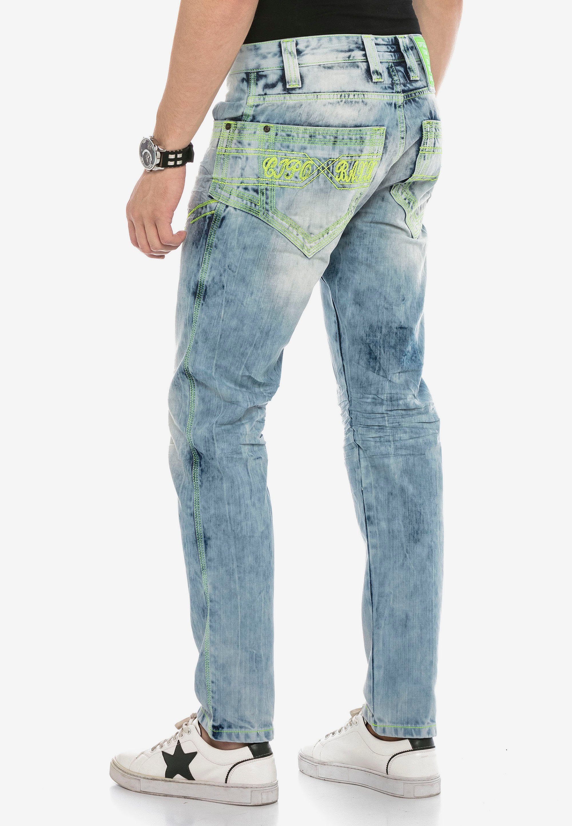 Cipo & Baxx Bequeme Waschung mit heller Jeans