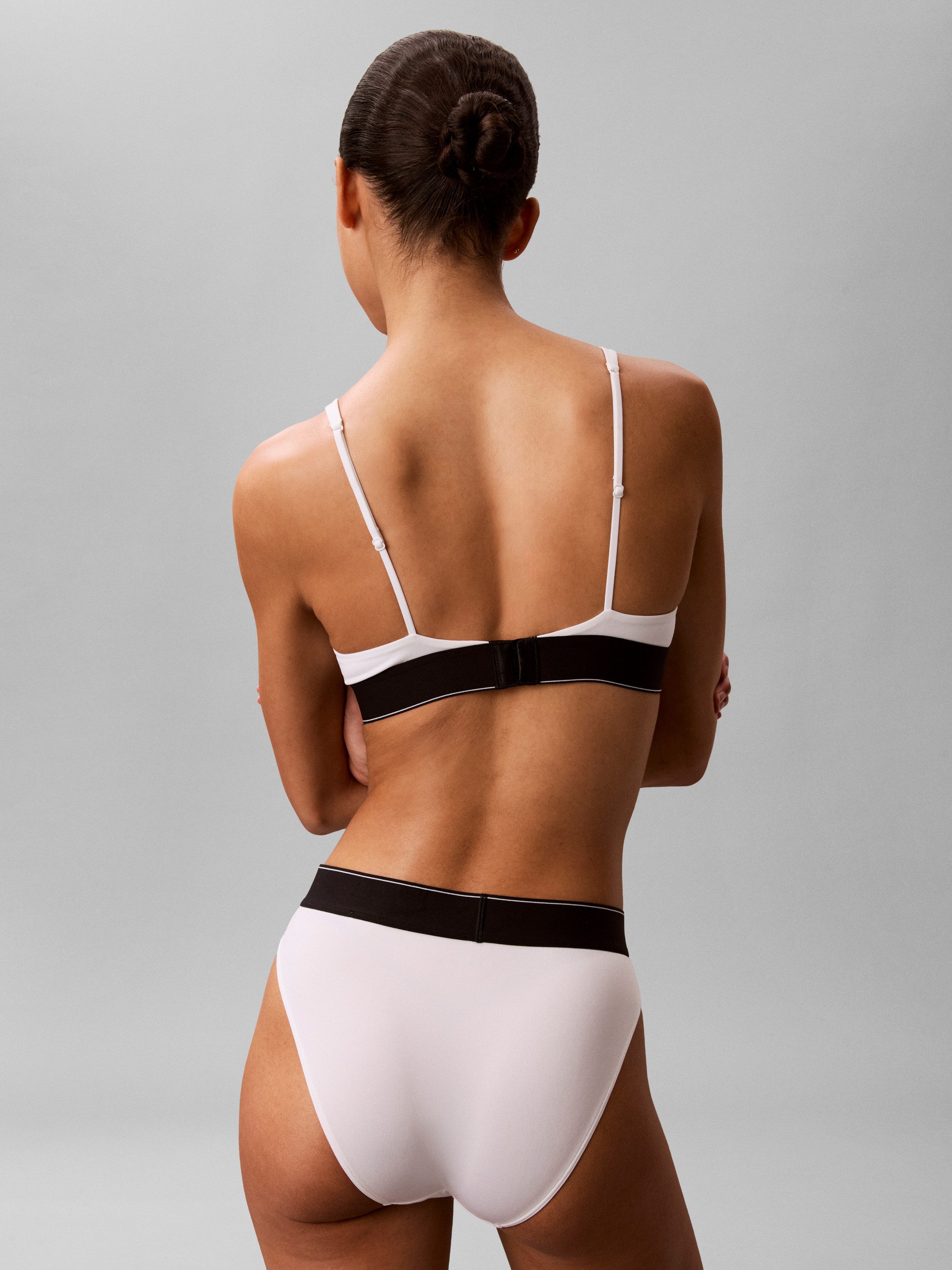 Calvin Klein Underwear Triangel-BH LIGHTLY LINED TRIANGLE Körpernahe Passform mit verstellbaren Trägern
