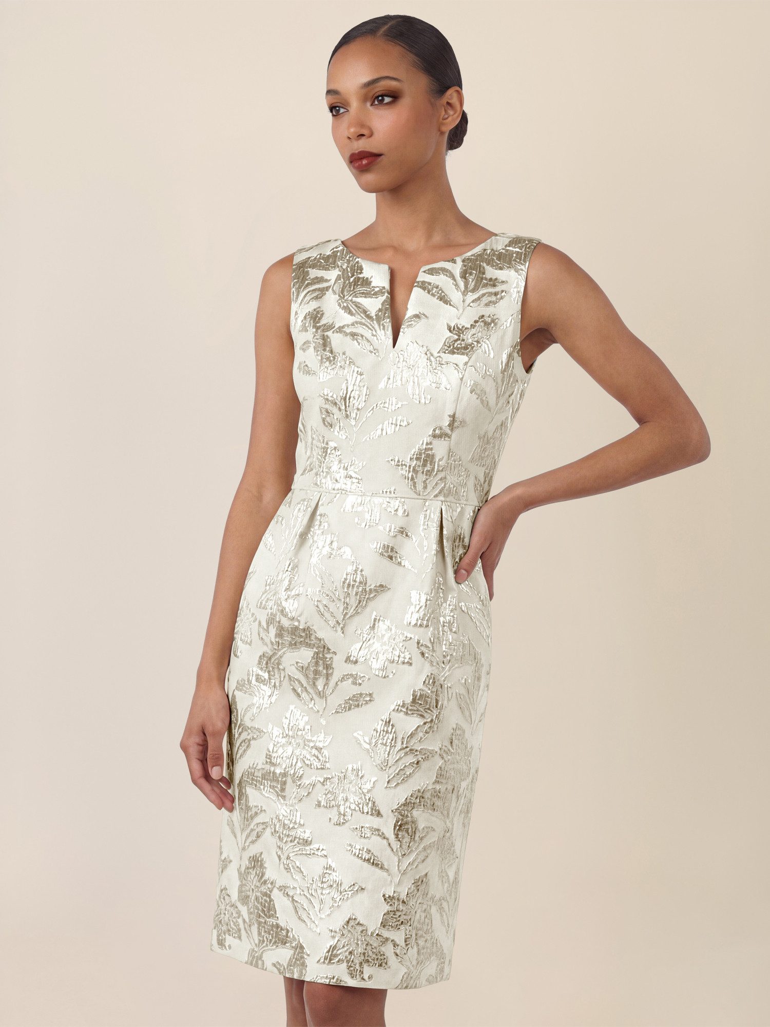 Apart Brautkleid mit Glanzjacquard und V-Ausschnitt günstig online kaufen