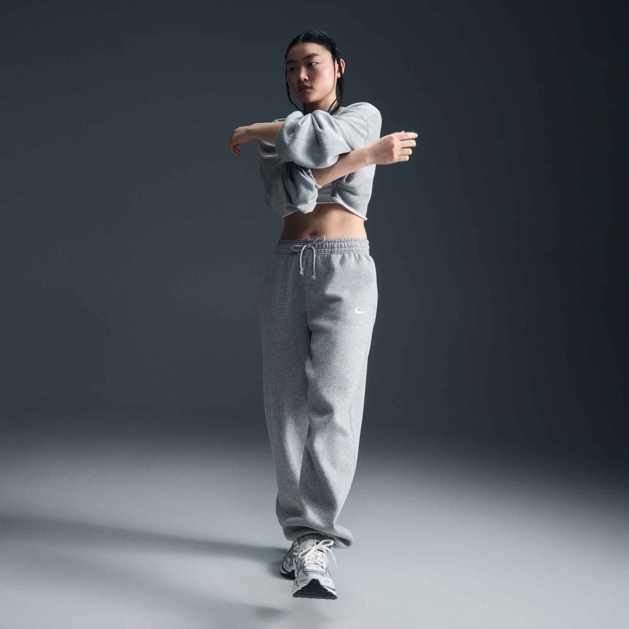 Nike Sportswear Sporthose W NSW PHNX FLC HR OS PANT 2 lockere Passform, mit elastischem Bund, aus Baumwolle und Polyester