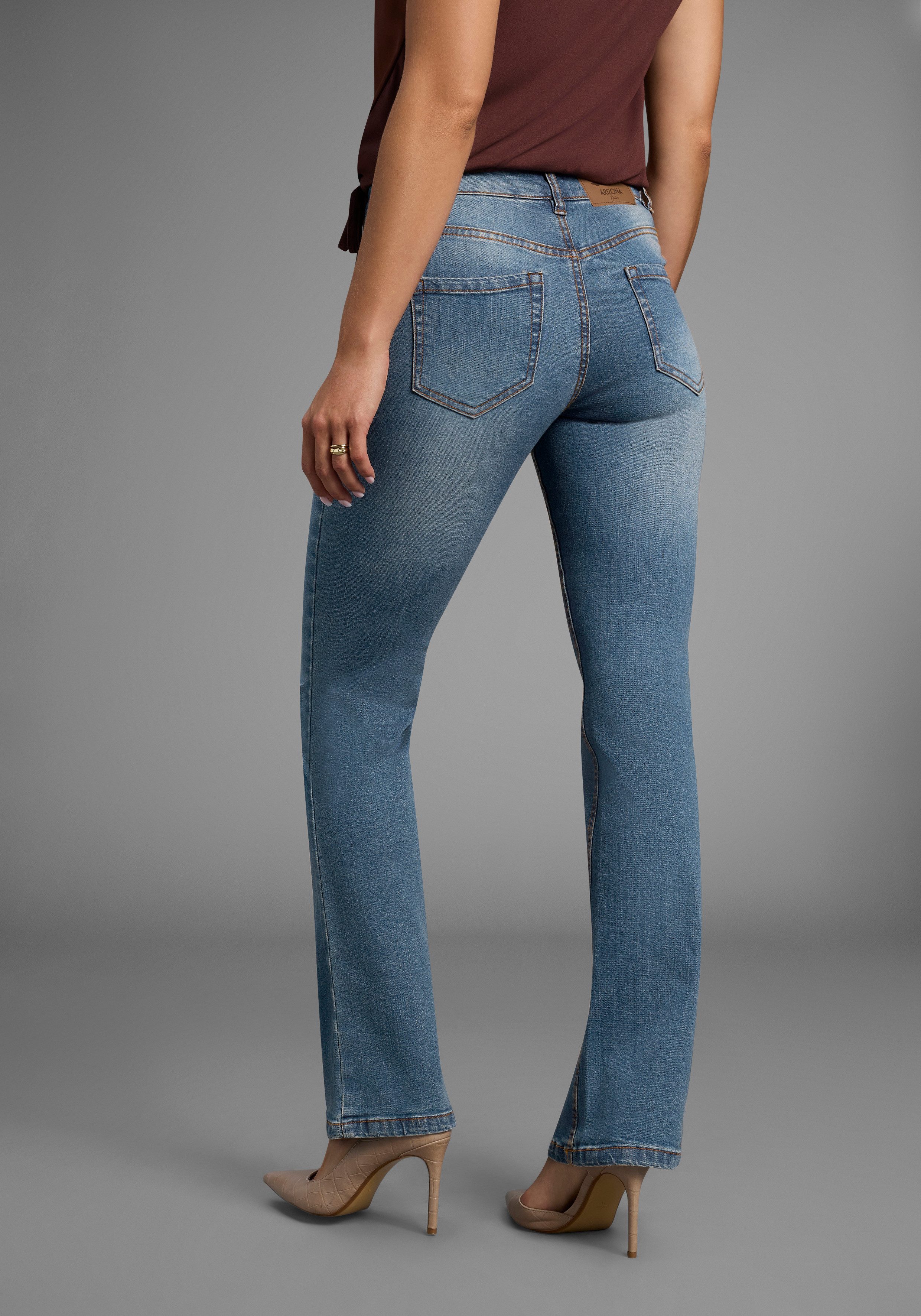 Arizona Bootcut-Jeans Bund mit seitlichem Gummizugeinsatz hohe Leibhöhe, Bootcut, mit Stretch, klassischer 5-Pocket-Style – Bild 2 von 5