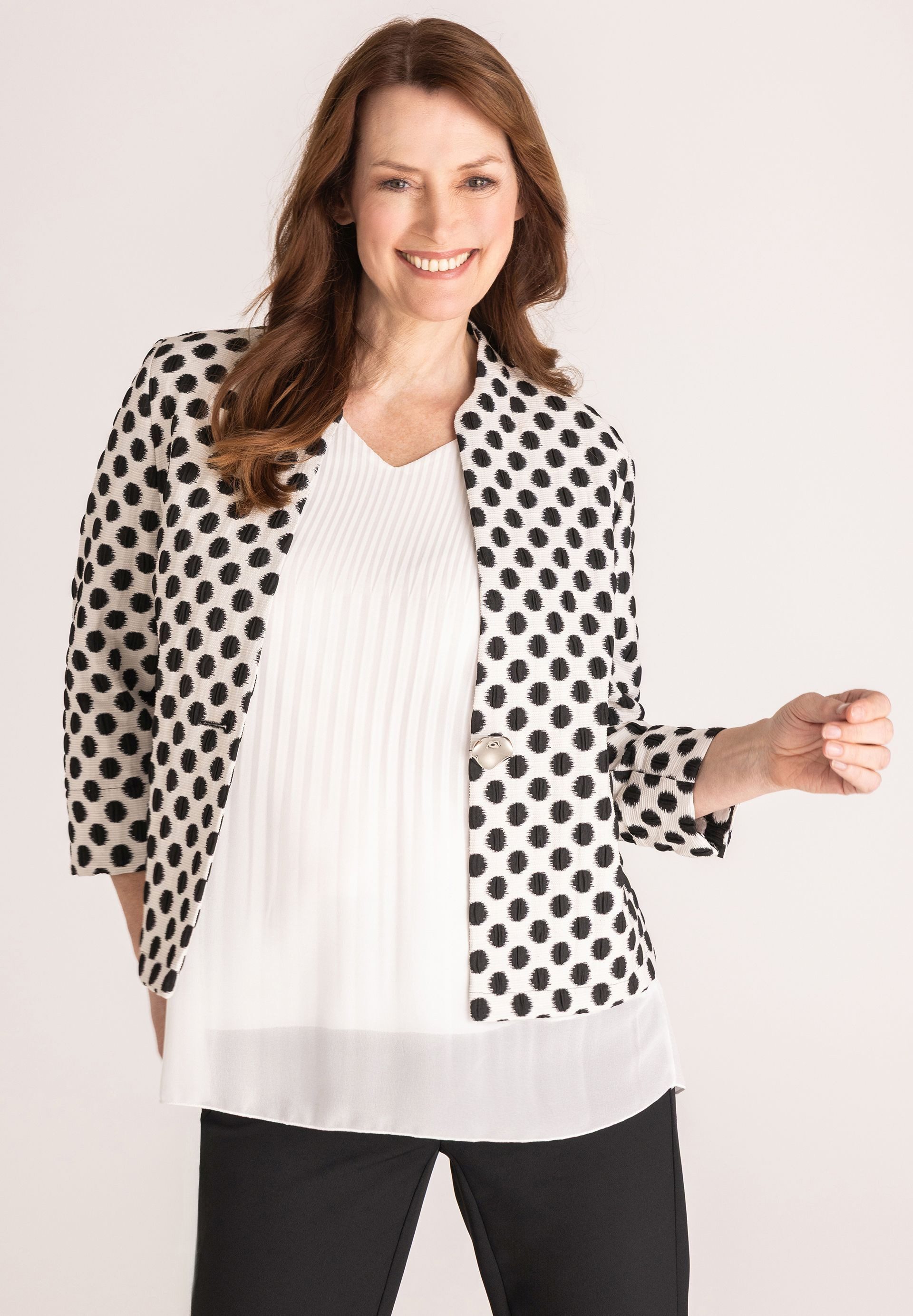 FRANK WALDER Kurzblazer mit markanten Punkten