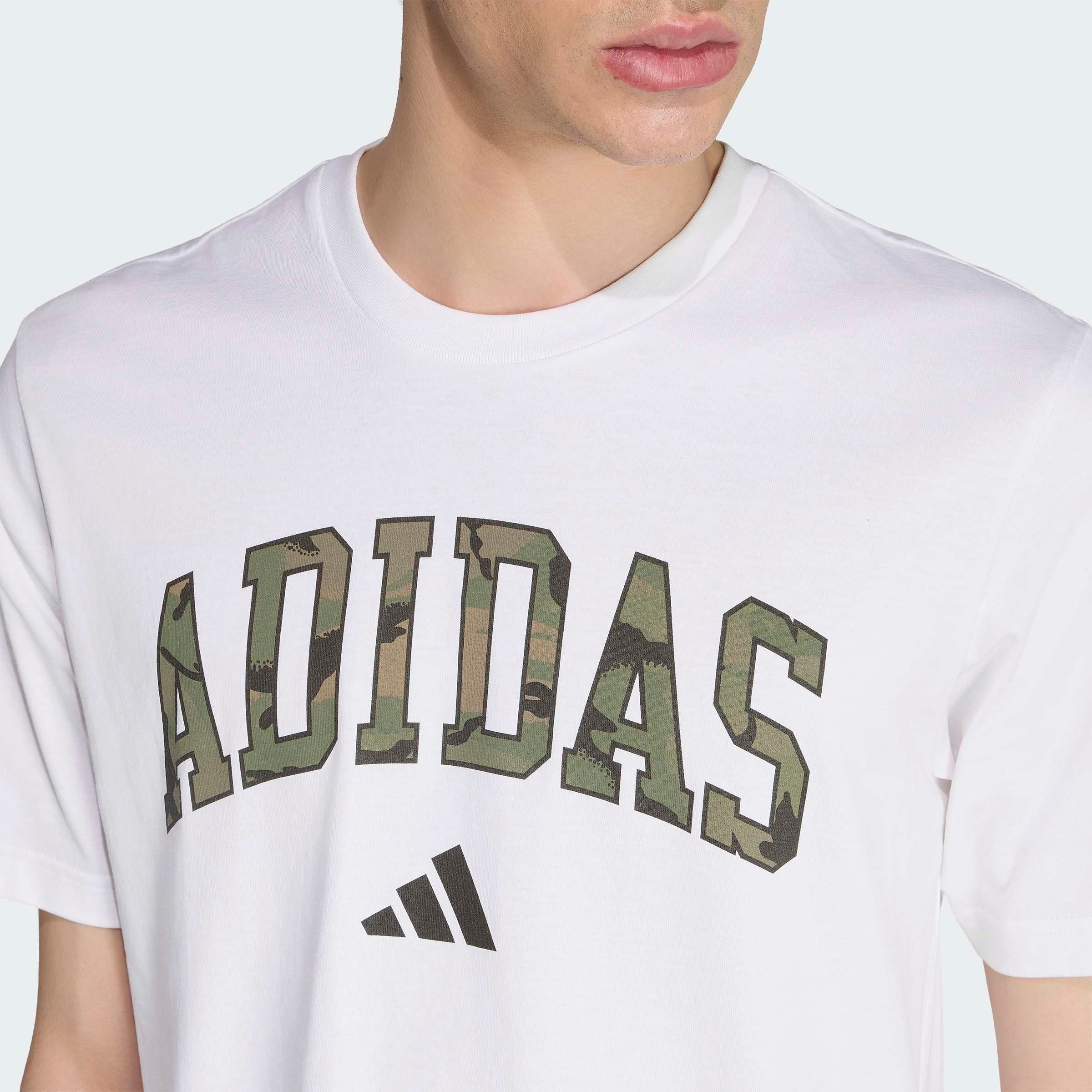 adidas Sportswear T-Shirt CAMO SCRIPT GRAPHIC für Erwachsene, sportlicher Stil, ohne Verschluss, Basic-Design – Bild 3 von 5