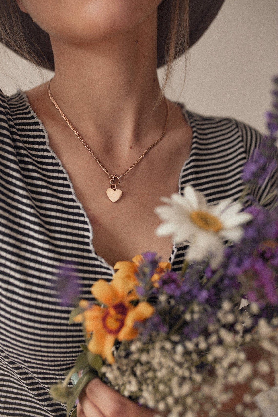 Hey Happiness Kette mit Gravur ‘Ich liebe dich', Edelstahl Kette T-Steg 18K Roségold vergoldet, Damen Kette Herz mit Knebelverschluss, Herzplättchen graviert