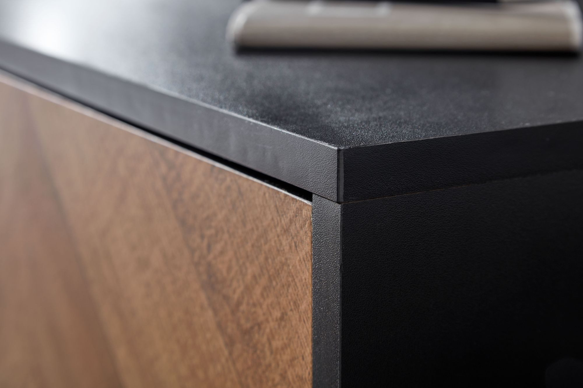 KADIMA DESIGN Lowboard Lowboard Holz Schwarz / Eiche-Dekor 163x45x40 cm TV-Kommode mit zwei (Fernsehkommode Wohnzimmer), Türen, Design TV-Schrank Hoch, Fernsehtisch Fernsehschrank Modern