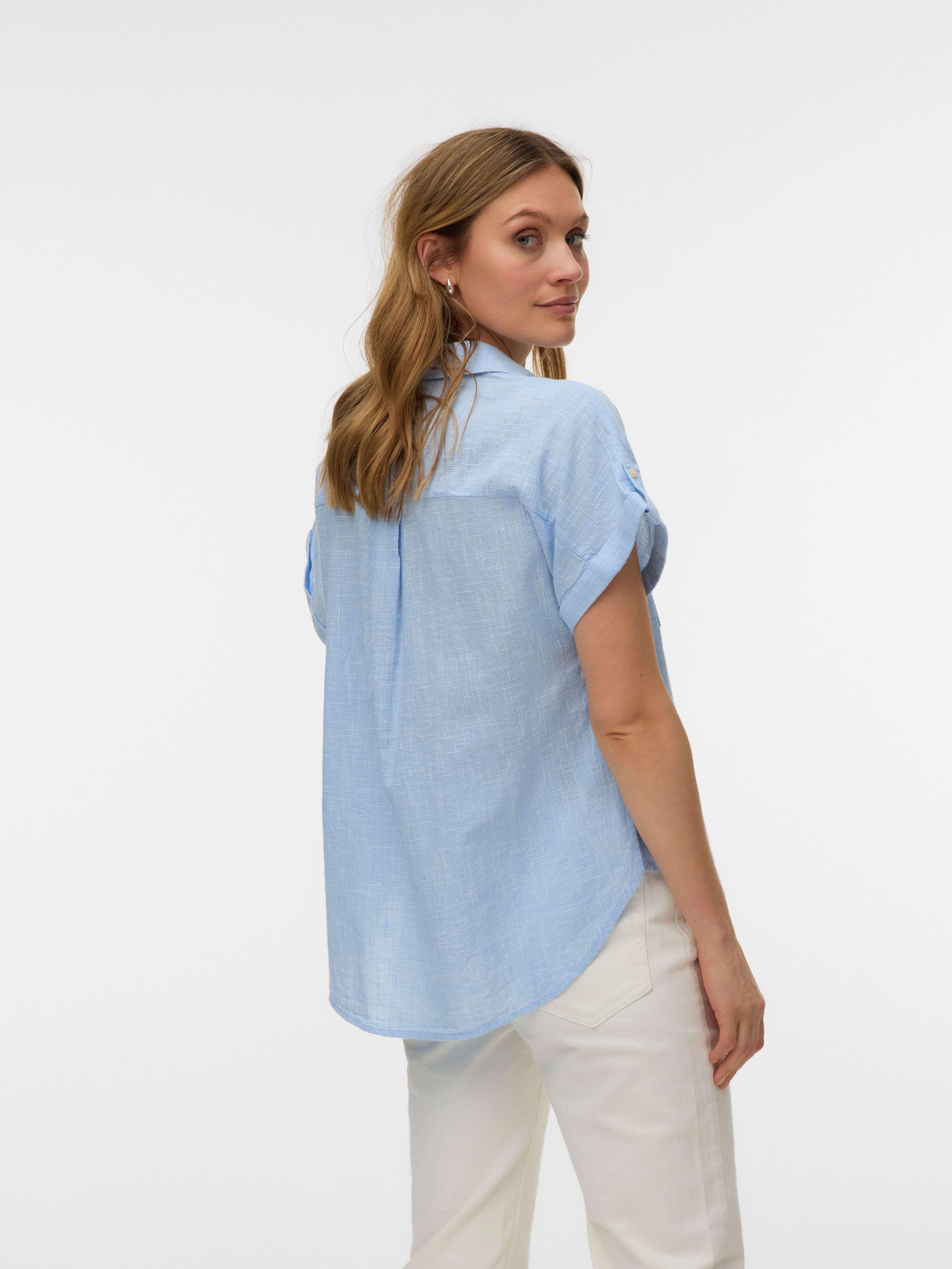 Vero Moda Kurzarmbluse VMTHILDE SS SHIRT WVN NOOS Baumwolle, Kurzarm mit Riegel, hinten etwas länger als vorn