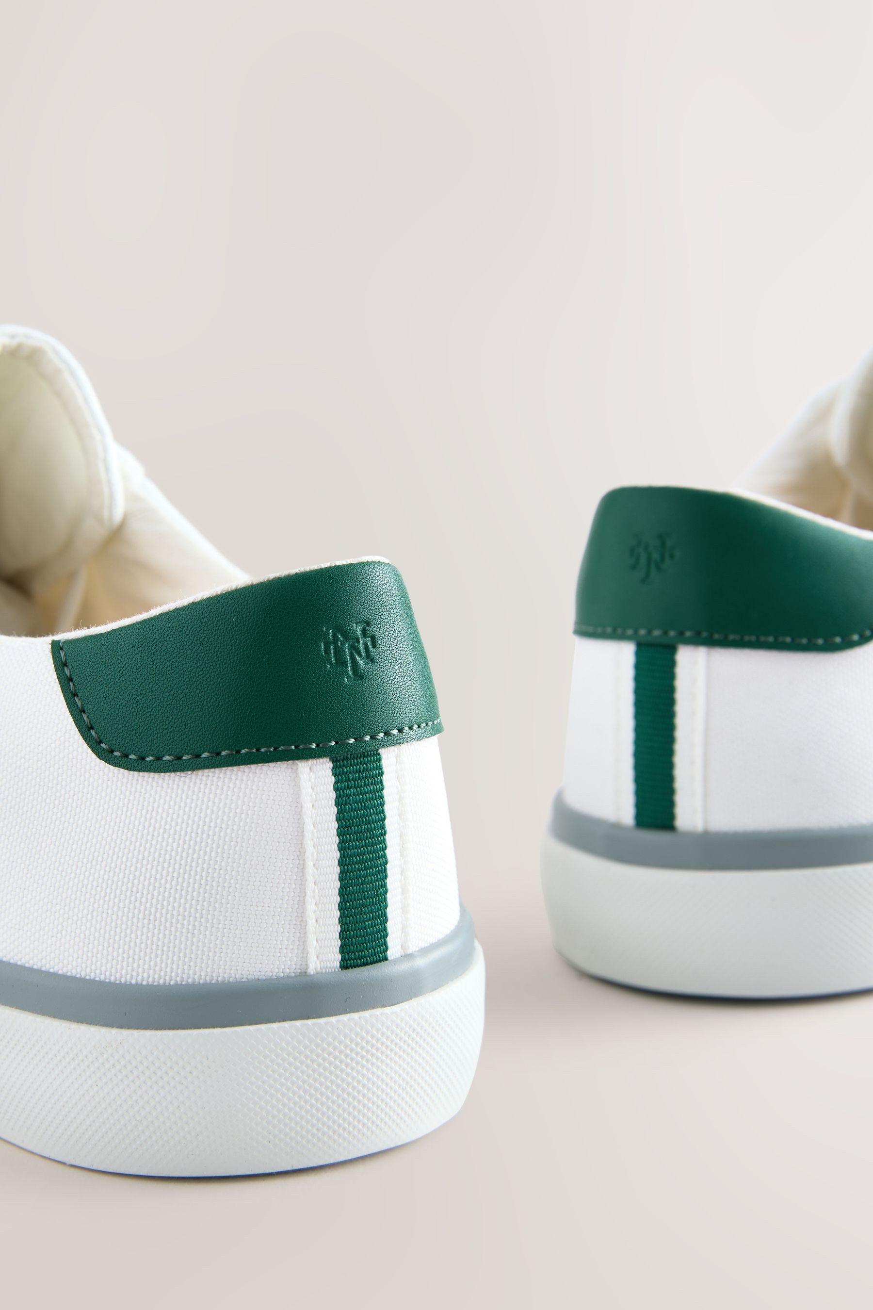 Next Lässig-elegante Canvas-Sneaker mit Streifen Sneaker (1-tlg)