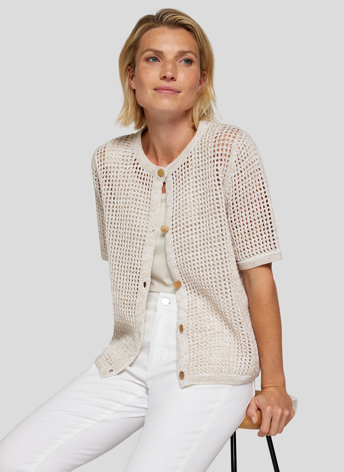 Rabe Strickjacke kurzarm, mit Loch-Struktur und Knopfverschluss günstig online kaufen