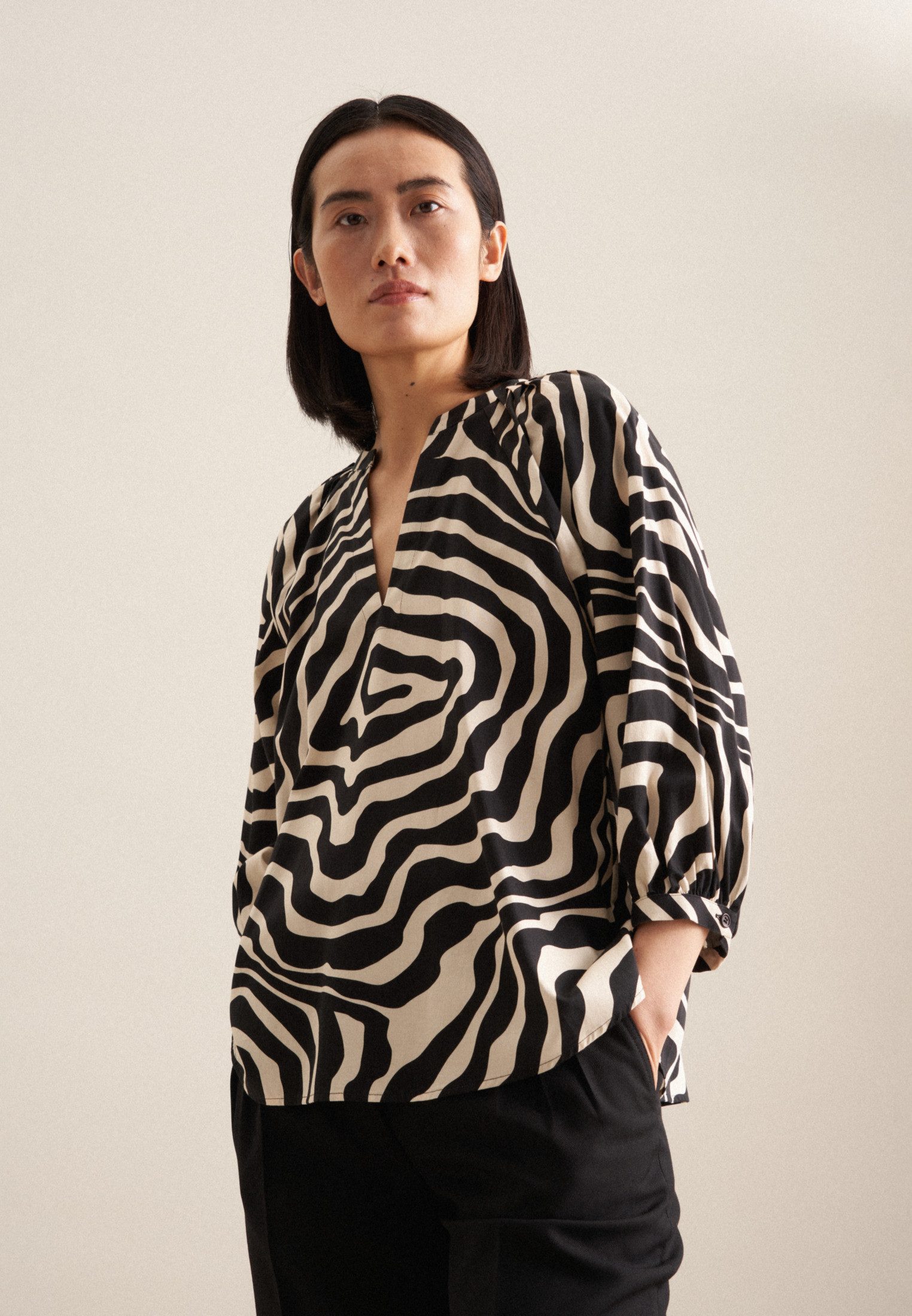 Shirtbluse Schwarze Rose