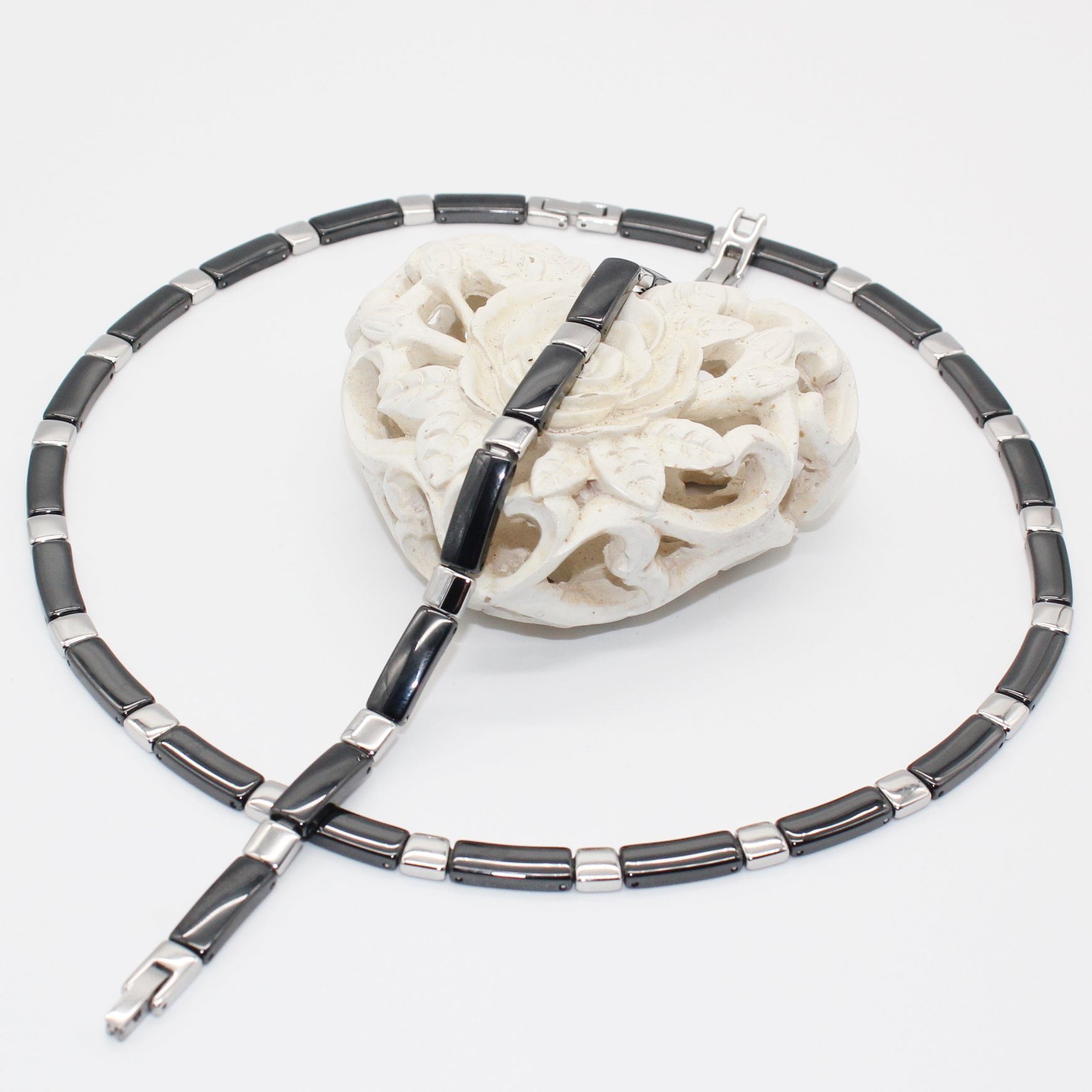 ELLAWIL Collier-Set Collier und Armband aus Keramik und Edelstahl Schwarz Silber (Kettenlänge 50 cm, Armbandlänge 19 cm, Breite 6 mm), inklusive Geschenkschachtel