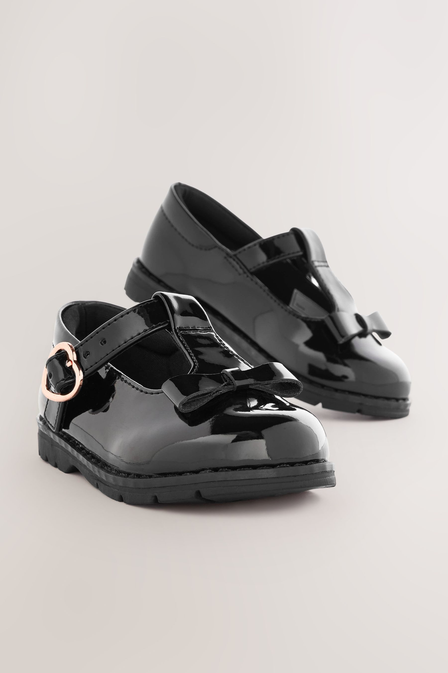 Next Kleinkinder-Schuhe mit T-Steg und Schleife T-Strap-Sandale (1-tlg)