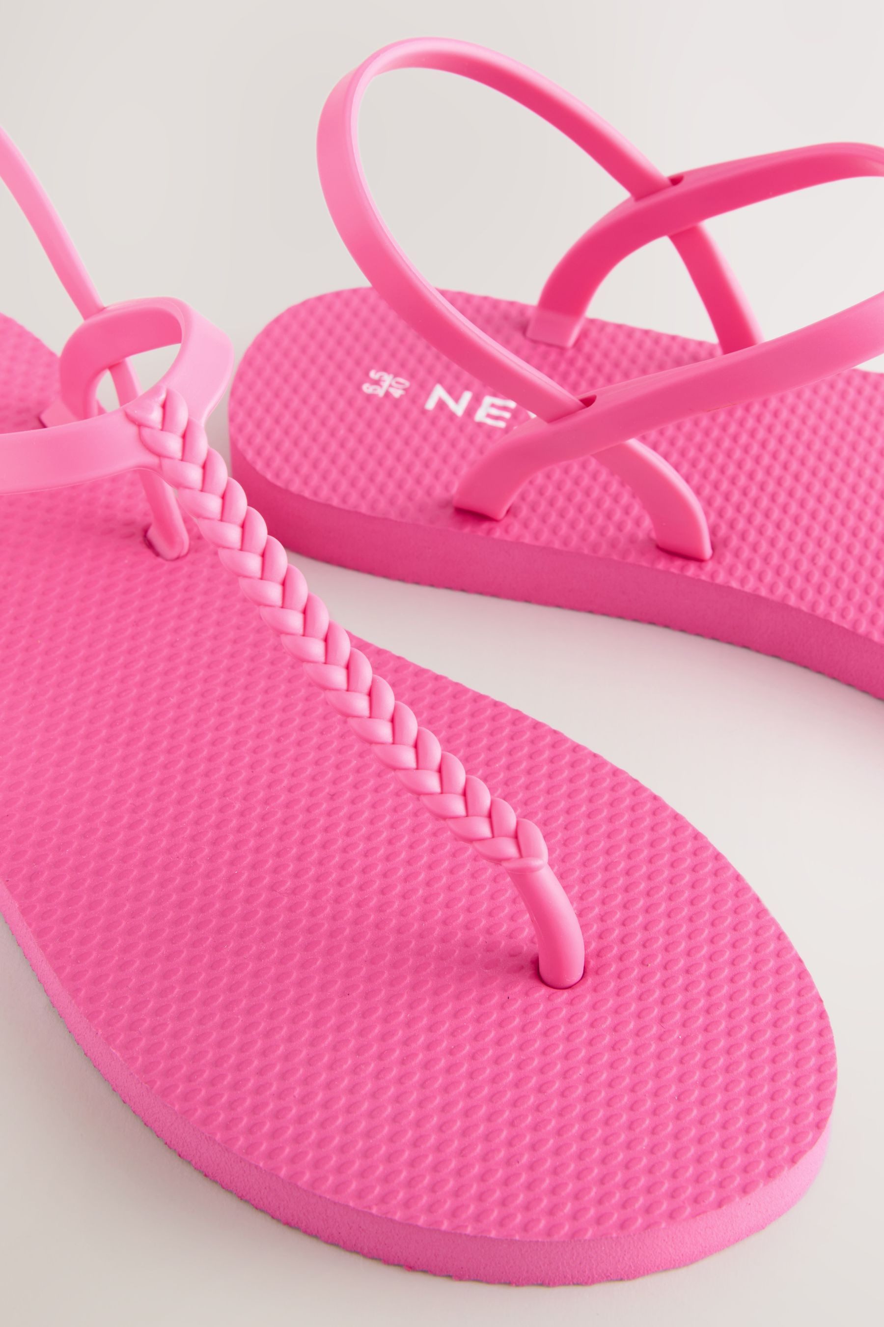 Next Geflochtene Zehentrenner-Sandalette für den Strand günstig online kaufen