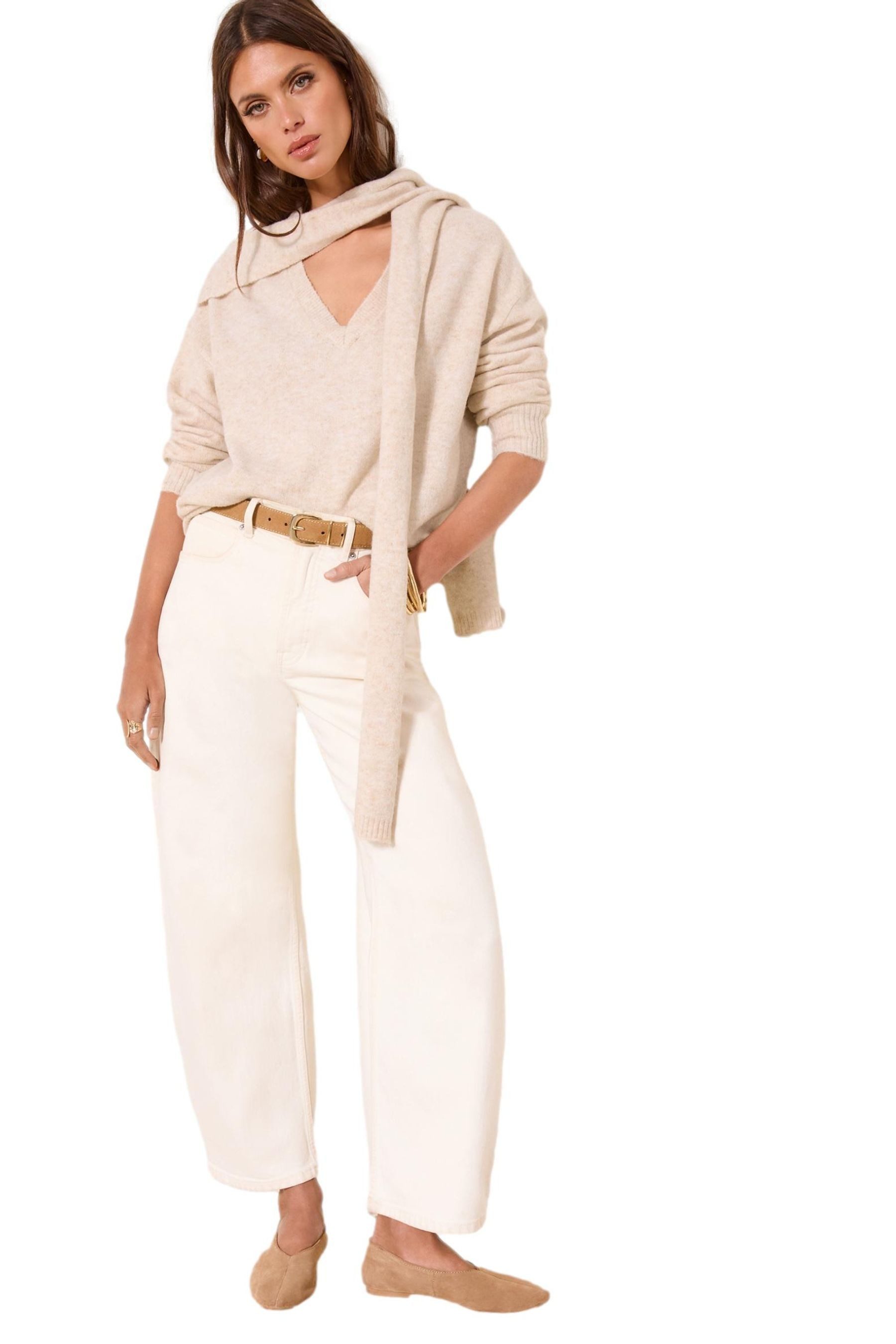 LIPSY Strickpullover Lipsy Lagen-Strickpullover mit Schal und Wolle (1-tlg)