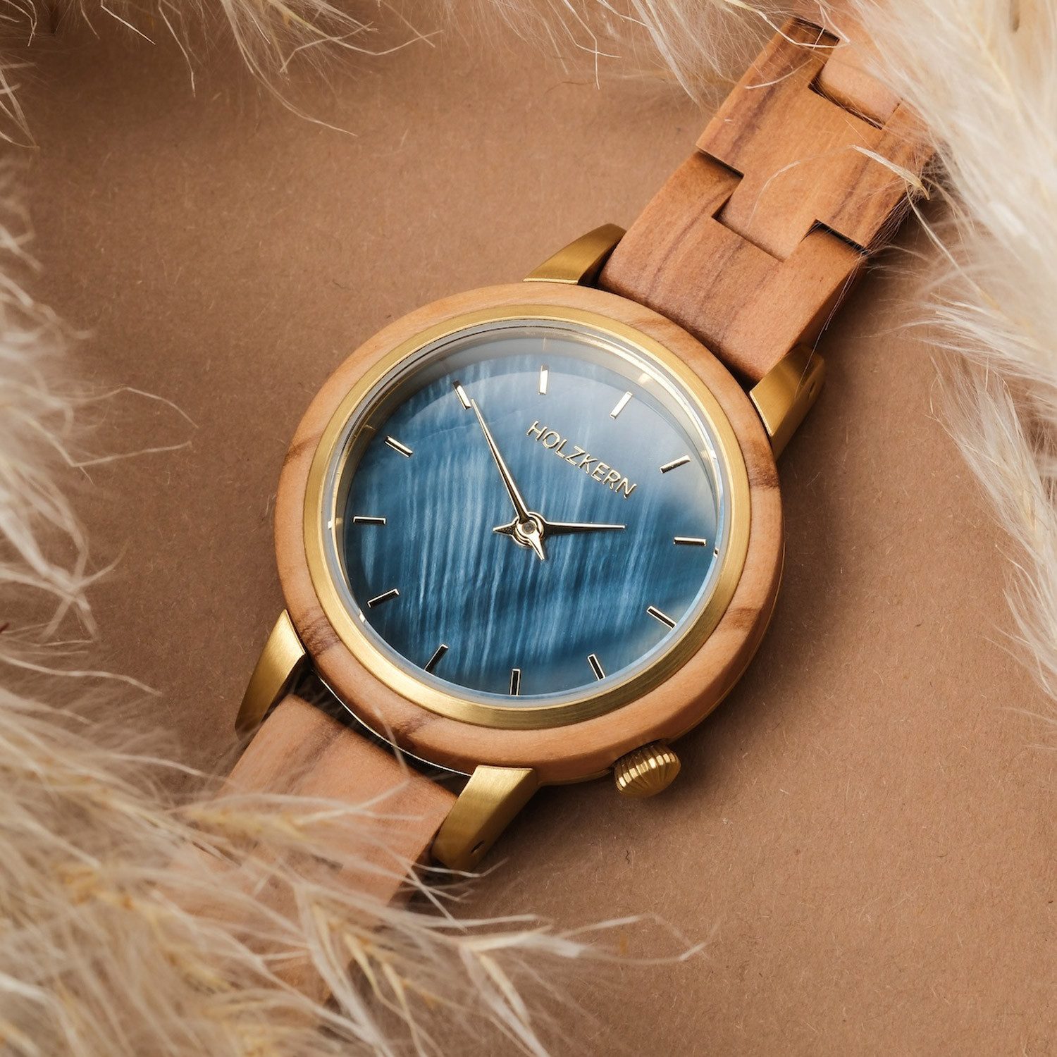 Holzkern Quarzuhr Quarz Antrim Olive/Perlmutt