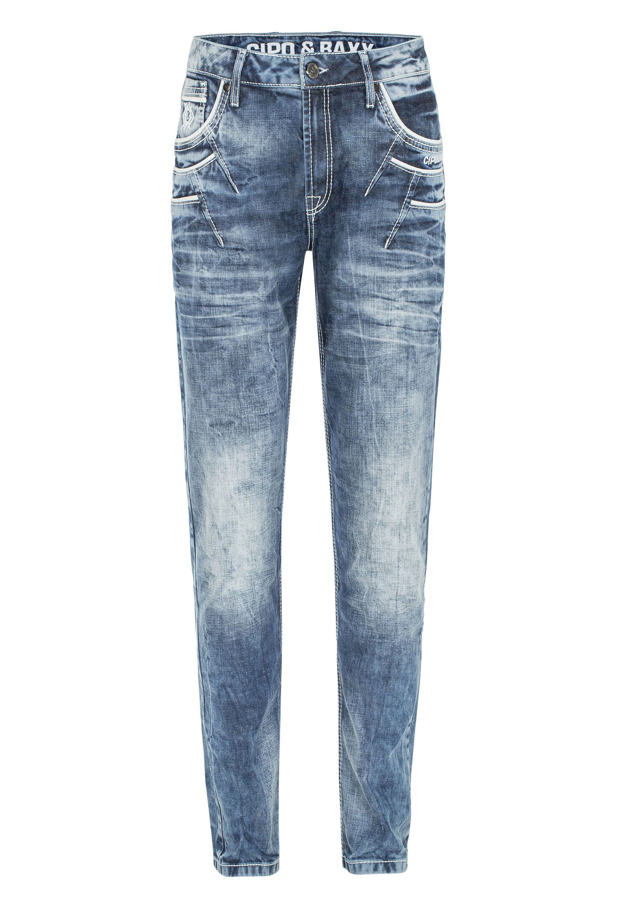 Cipo & Baxx Straight-Jeans Jeans im trendigen Design günstig online kaufen