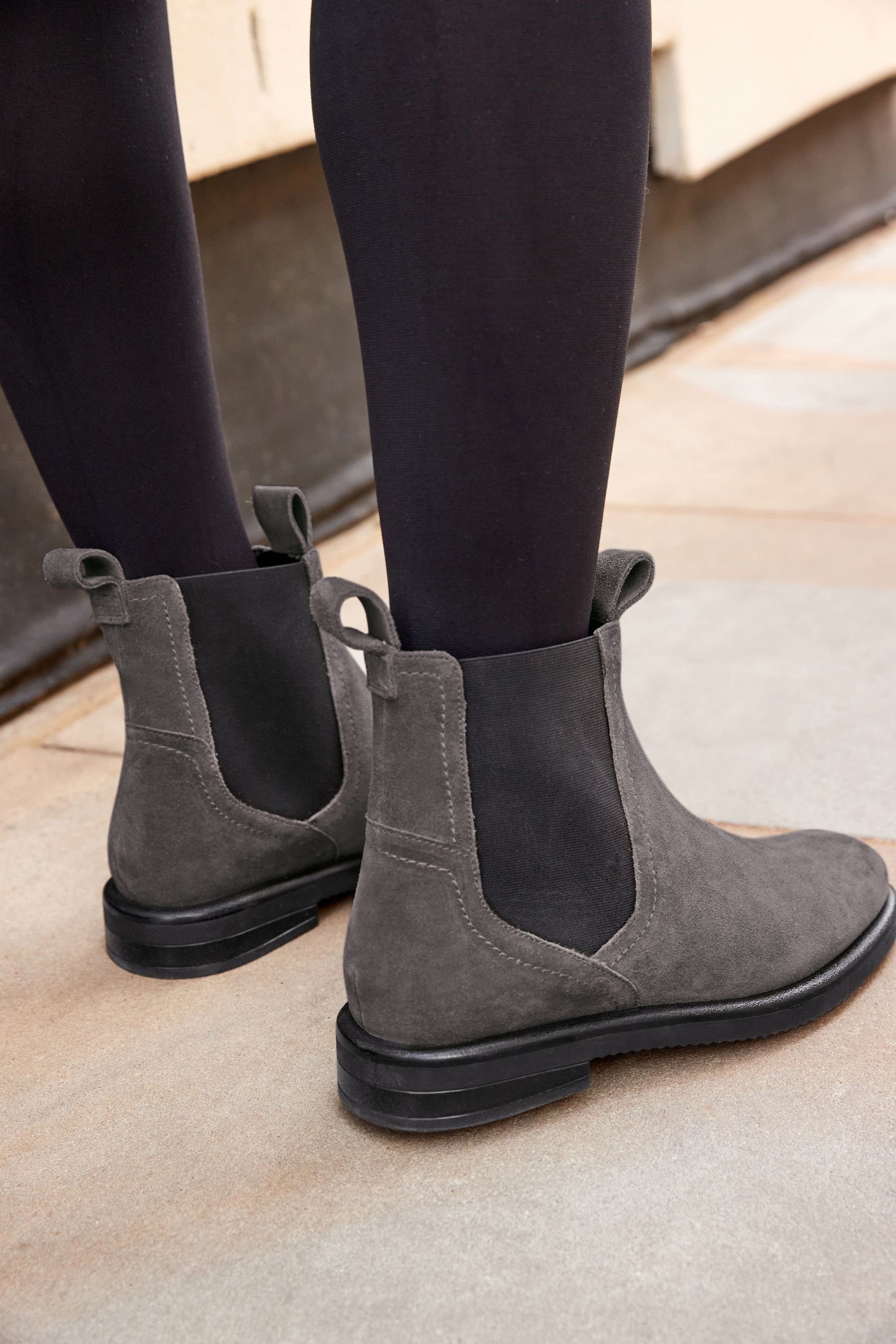 Chelseaboots Grey (1-tlg) Leder Comfort Next Chelsea-Stiefel Forever aus