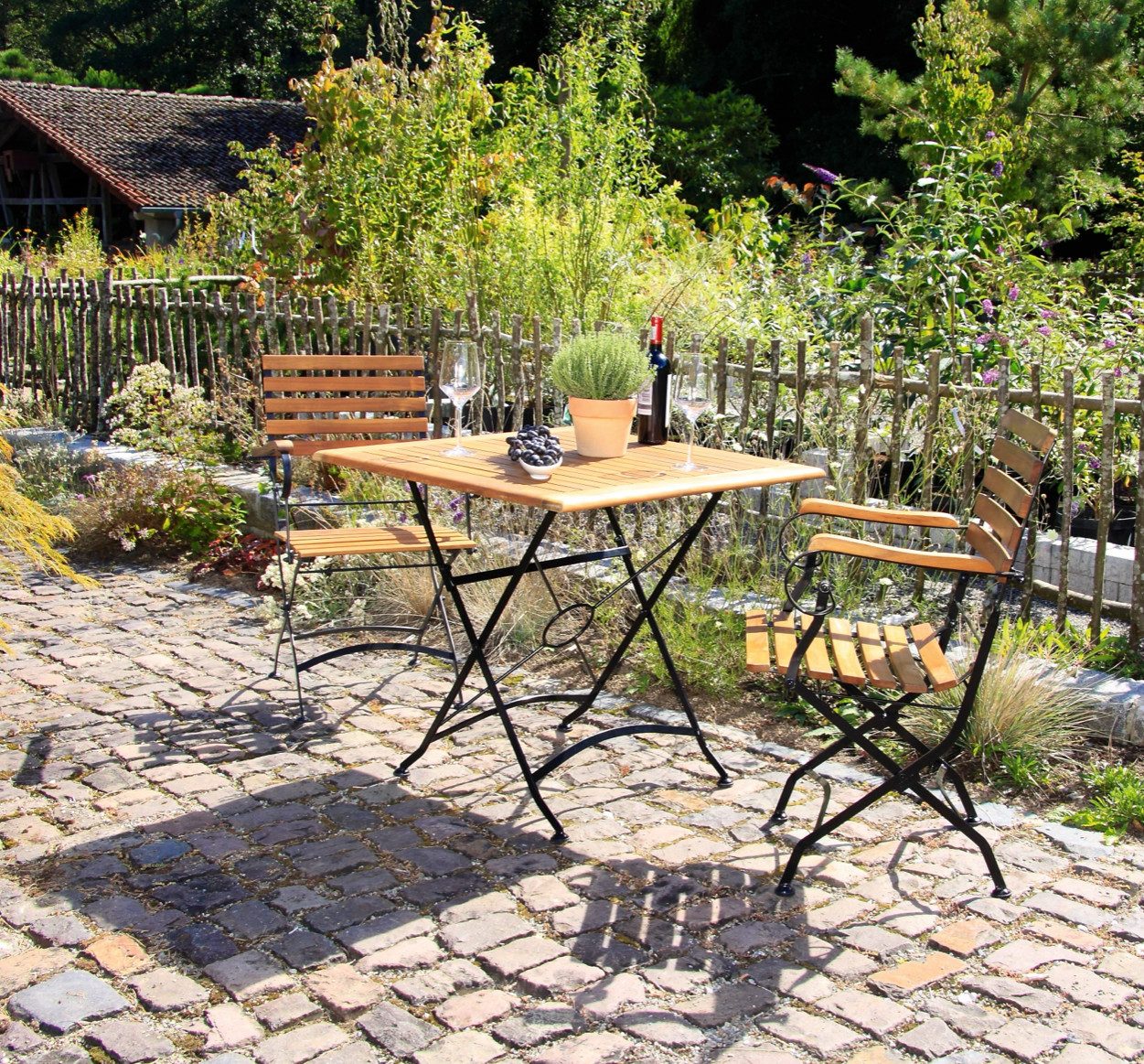 acamp Gartenlounge-Set Klappstuhl Lindau mit Eisengestell im Set 3-teilig inkl. Tisch, (Gartenmöbel Set), Faltstuhl, Gastrostuhl, Holzstuhl, Holztisch, Klapptisch 80x80cm