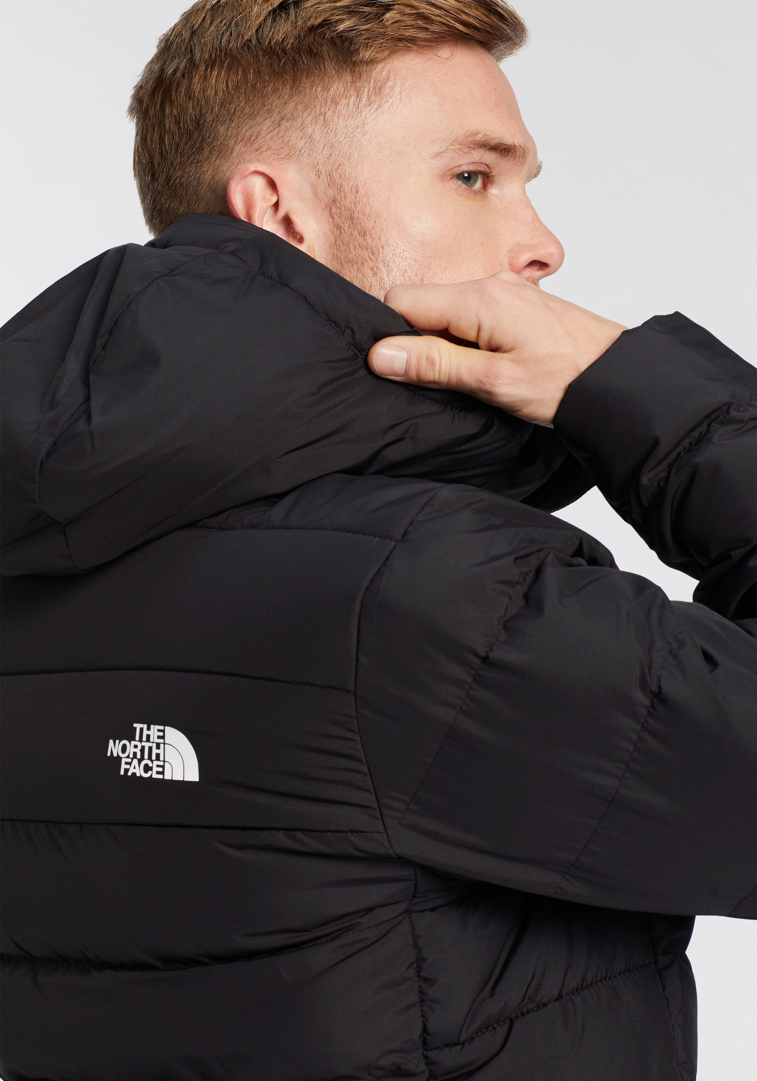 The North Face Daunenjacke ACONCAGUA 3 HOODIE mit Kapuze und Kordelzug, wasserabweisend, aus Daunen und Polyester