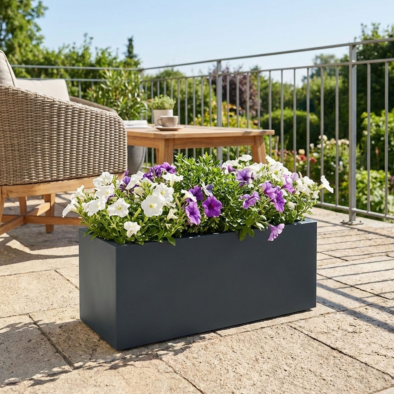 Prosperplast Blumenkasten Rechteckiger Pflanzkasten 58cm, 35L Anthrazit, Kunststoff, UV-Schutz, Moderner 35L Pflanzkasten in Anthrazit – frostsicher & UV-beständig