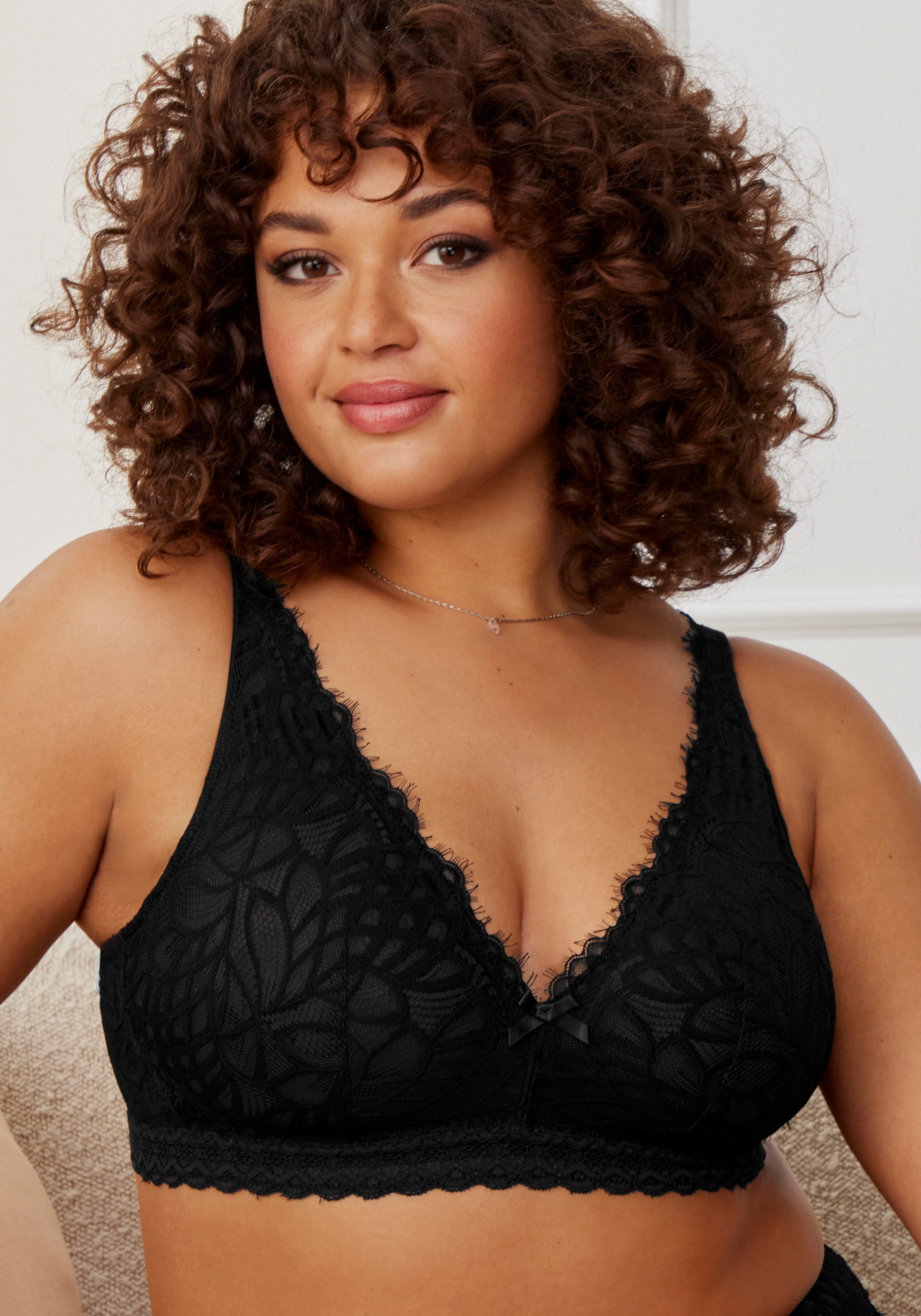 LASCANA Bralette-BH ohne Bügel rundherum aus Spitze – ideal für große Größen
