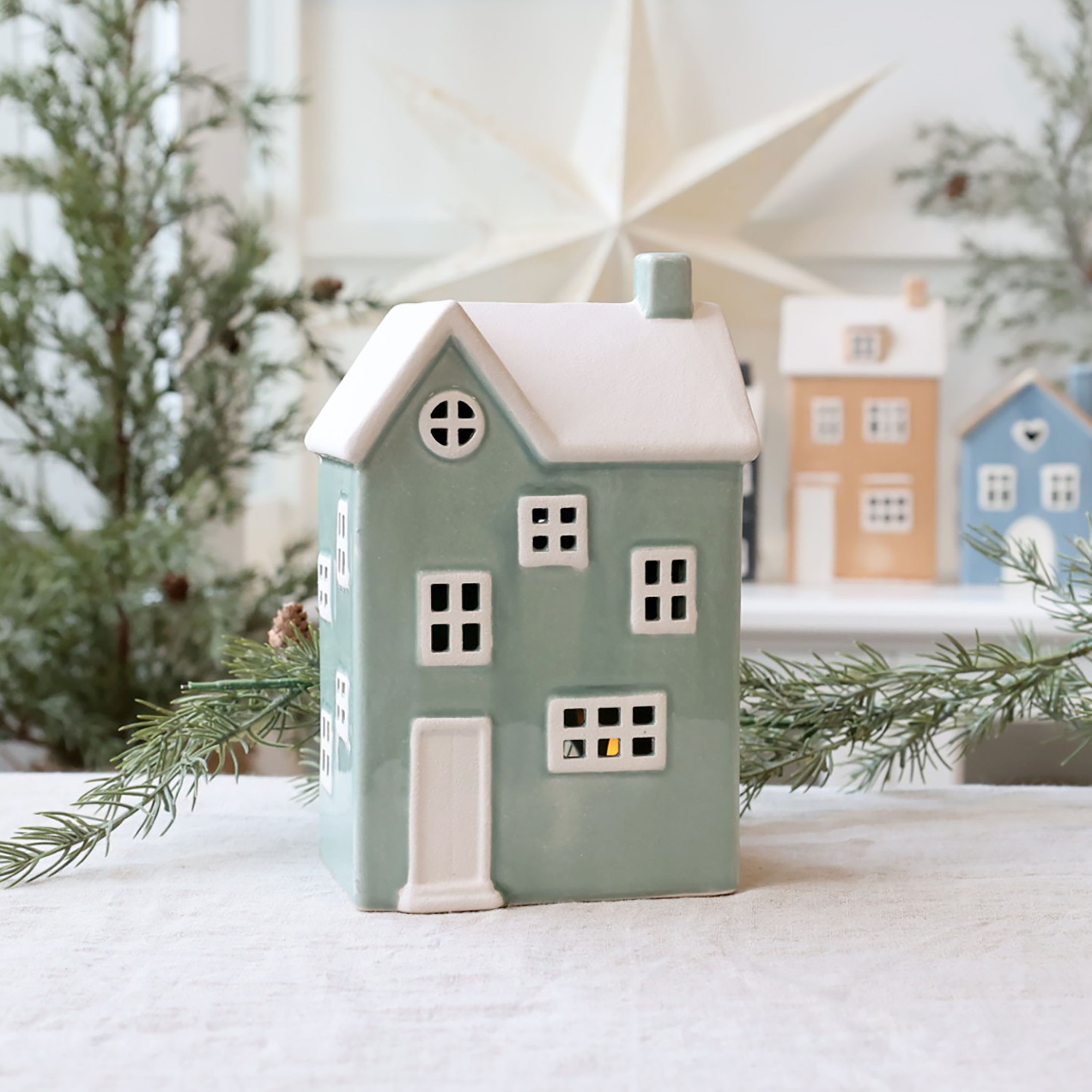 Chic Antique Weihnachtshaus Chic Antique - Lichterhaus Teelichthaus Windlic günstig online kaufen