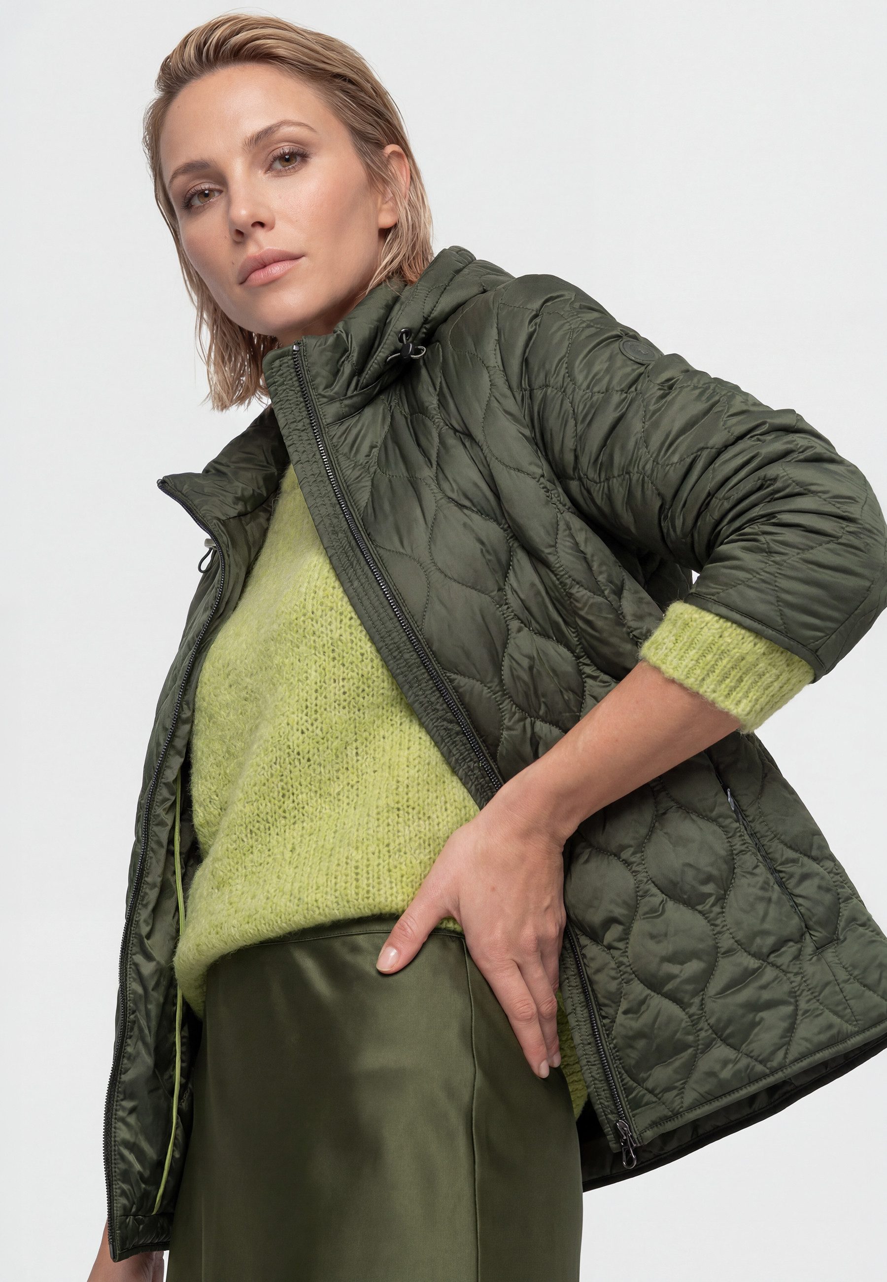 Olsen Steppjacke mit Steppstruktur und abnehmbarer Kapuze – Bild 4 von 5