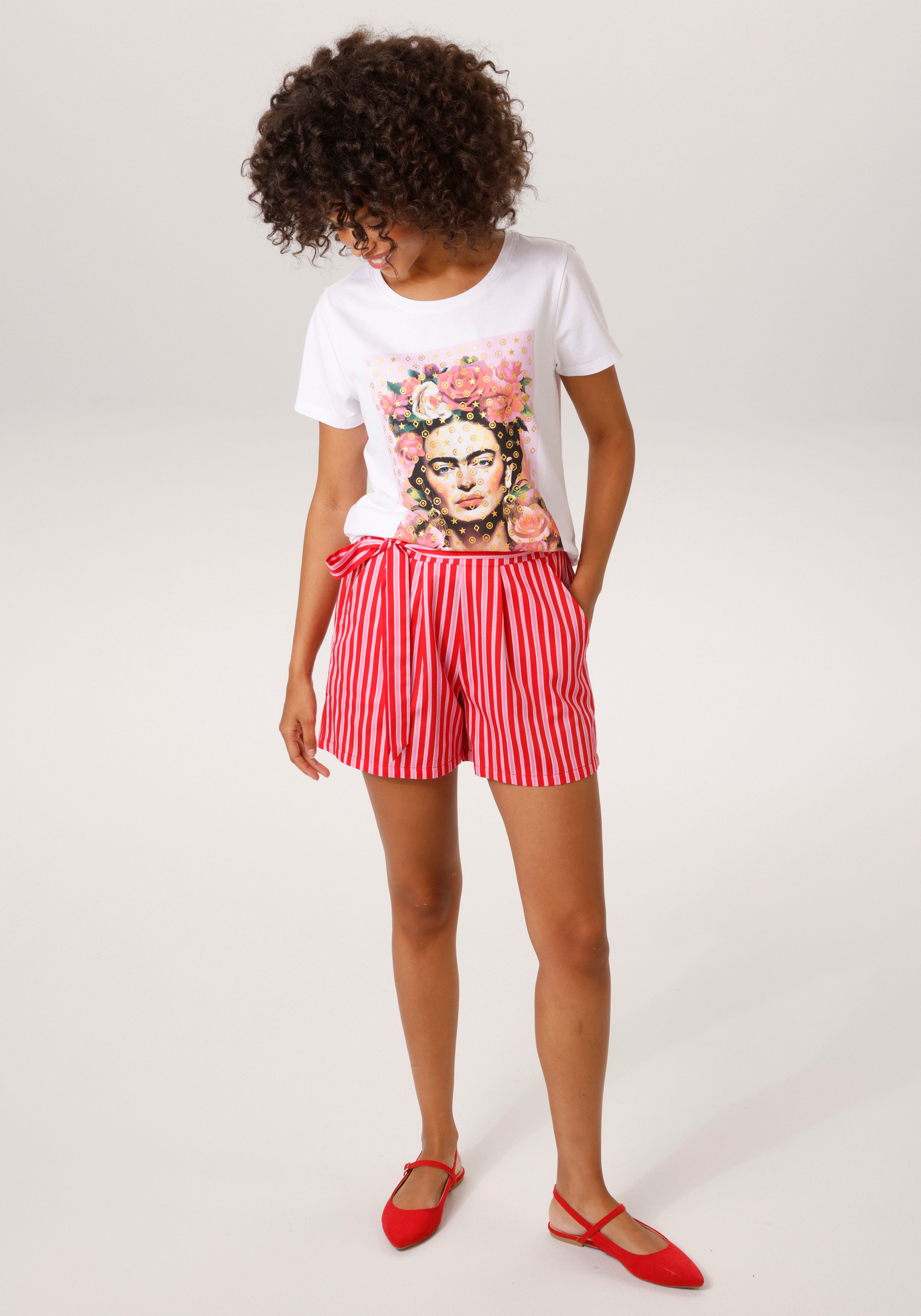 Aniston CASUAL Shorts im trendfarbenen Streifen-Dessin