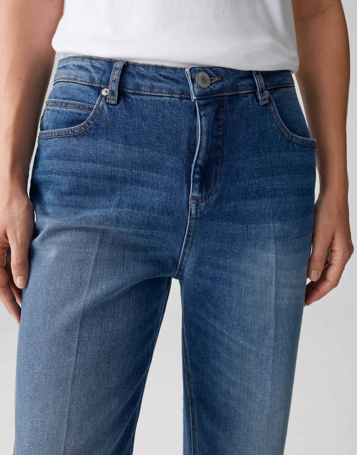 OPUS 5-Pocket-Jeans LANAH LIVELY Straight aus Dry Indigo® Mid Rise gerader Beinverlauf, fester Griff