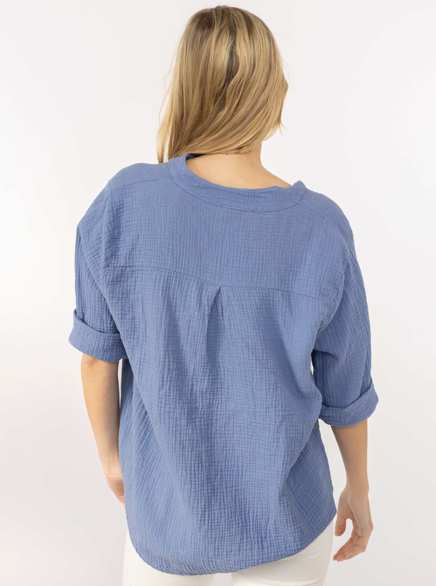 Zwillingsherz Schlupfbluse "Neon Kante" Musselin, eingefasster V-Neck in Neon, 3/4 Arm, hinten leicht länger – Bild 3 von 5