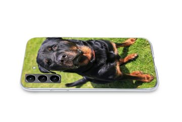 MuchoWow Handyhülle Rottweiler schaut seinen Besitzer an, Phone Case, Handyhülle Samsung Galaxy S21 Plus, Silikon, Schutzhülle