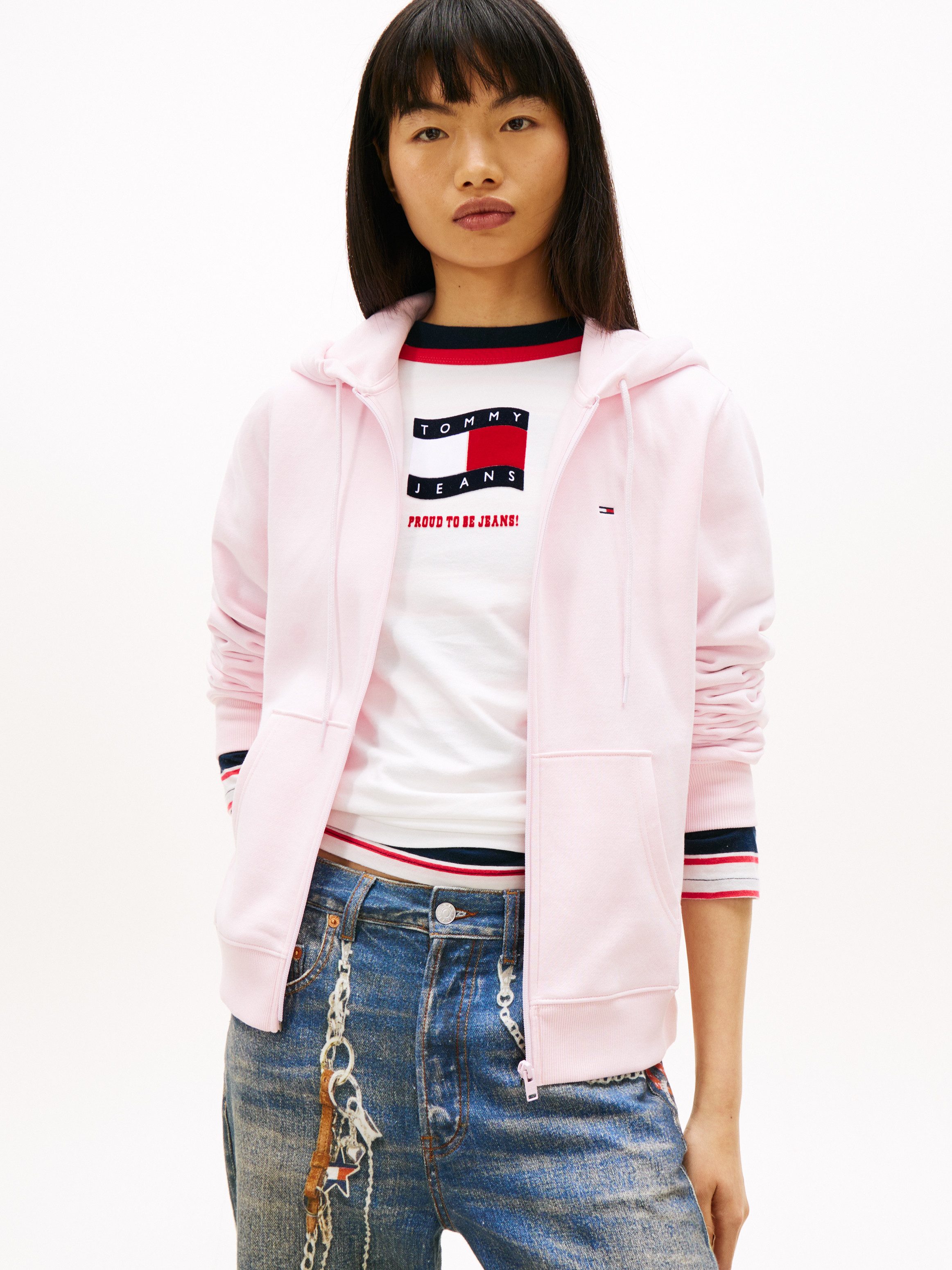 Tommy Jeans Sweatjacke TJW REG S FLAG ZIP THRU mit Logostickerei