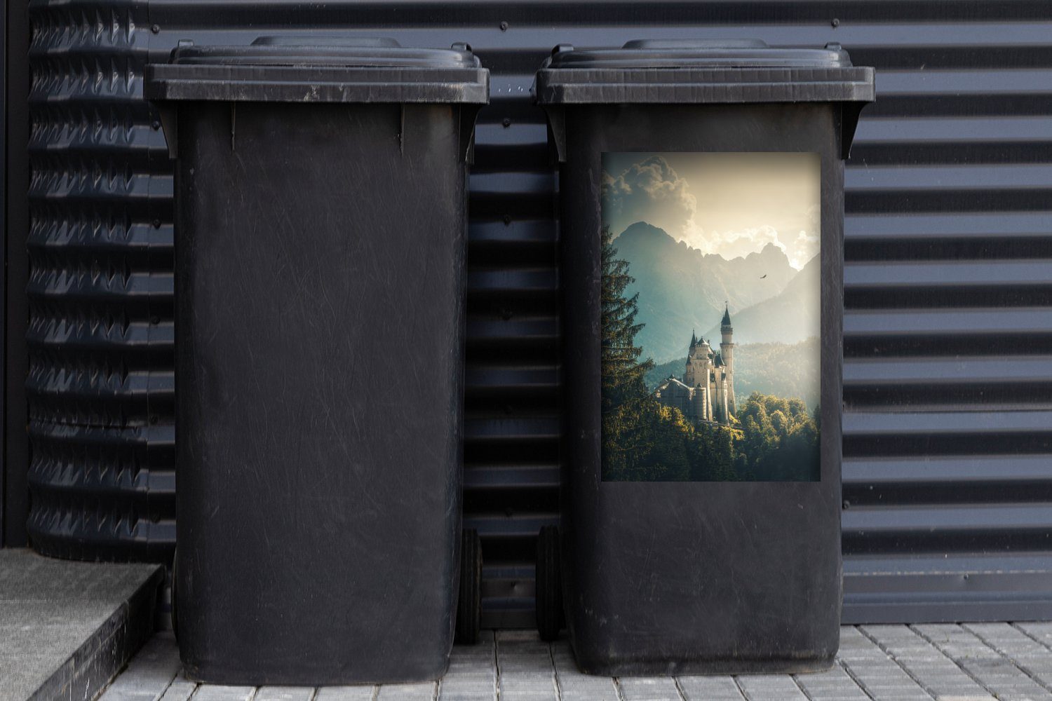 Container, Mülleimer-aufkleber, Wandsticker Mülltonne, - Schloss Sticker, - MuchoWow St), Neuschwanstein - Natur Abfalbehälter (1 Berg