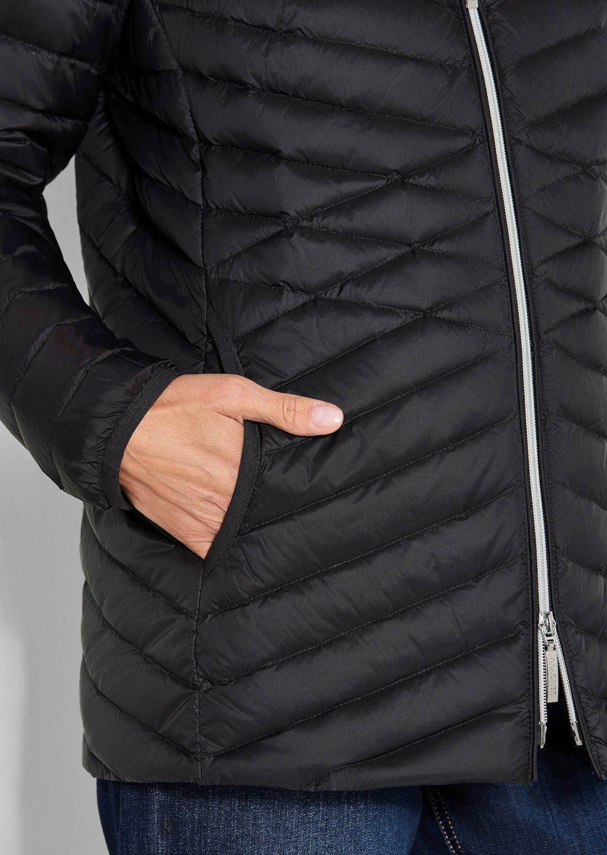 GOLDNER Steppjacke Kurzgröße: Herbstjacke mit Daunen, Stehkragen Verlängerte Jacke in femininer Steppung mit Reißverschluss