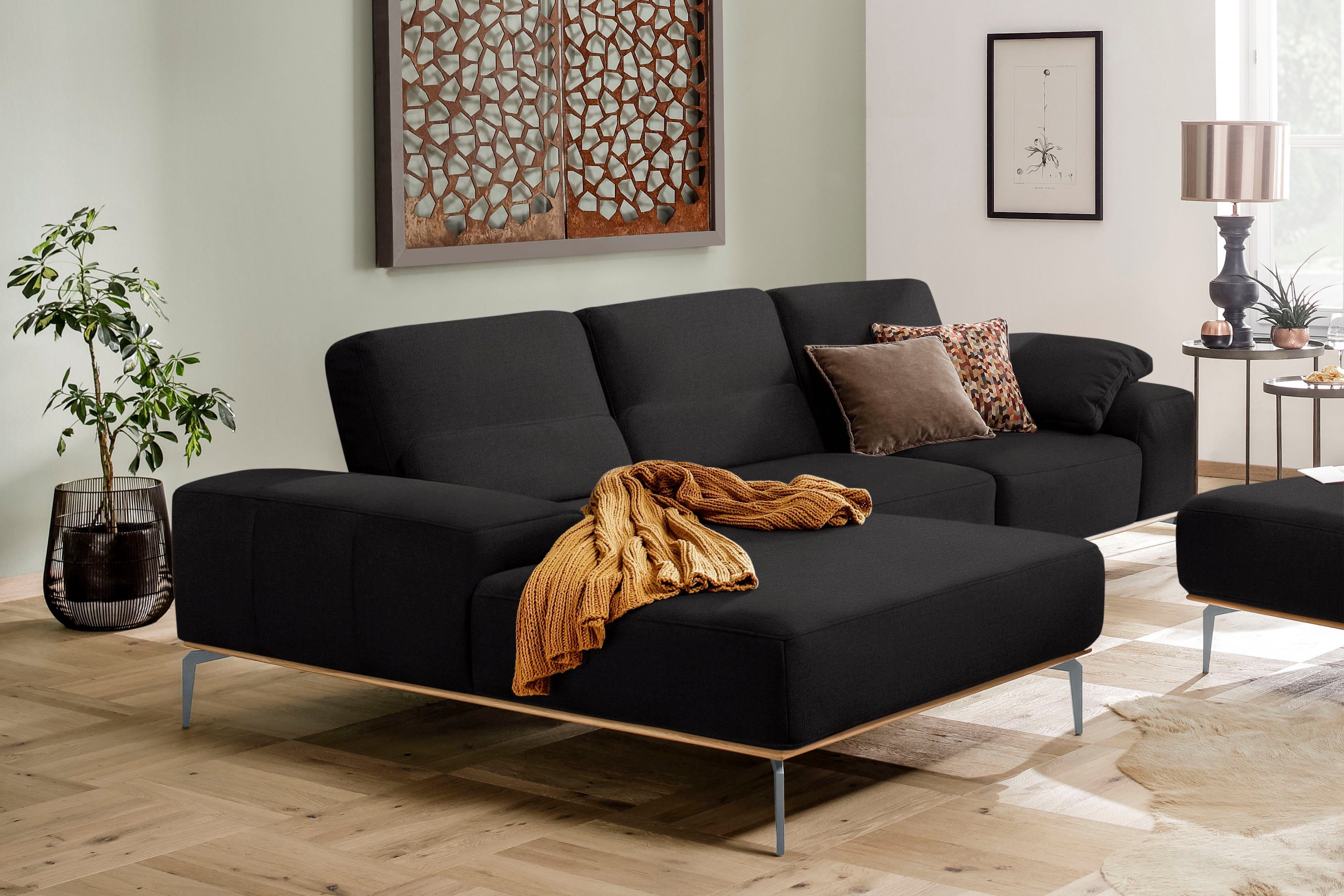 W.SCHILLIG Ecksofa run, Designsofa mit tollem Sitzkomfort, bequem, L-Form, mit elegantem Holzsockel, Füße in Silber matt, Breite 299 cm