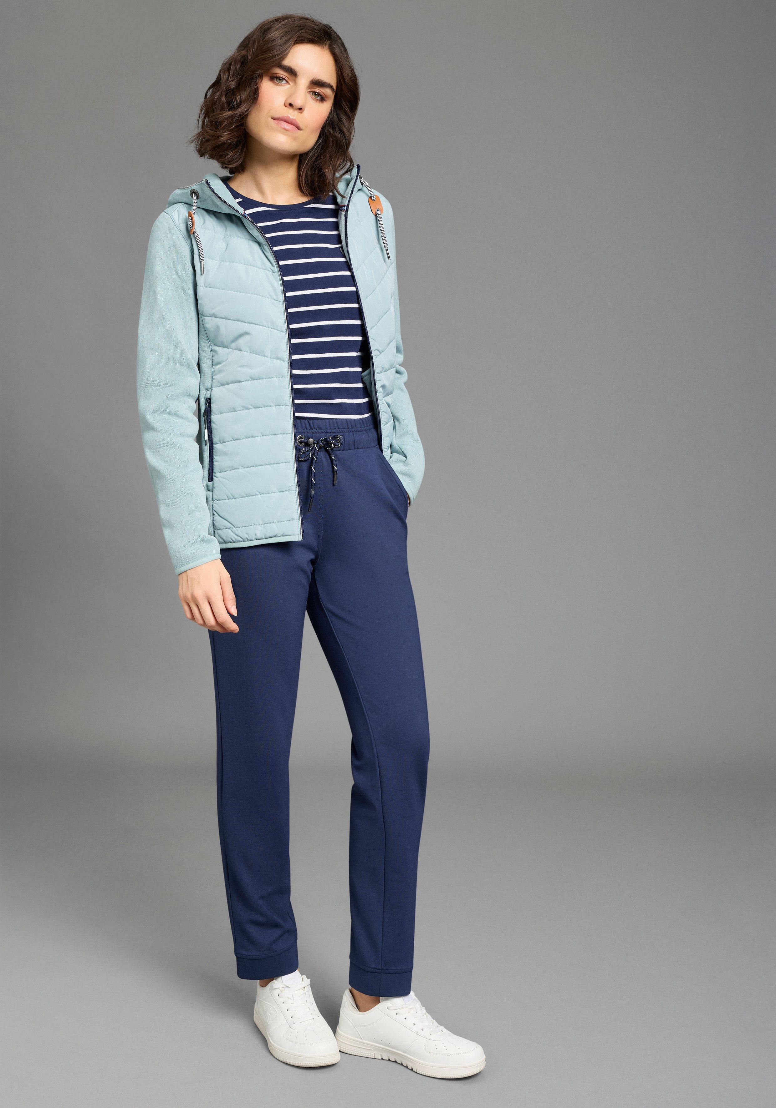 Zum Outfit 7