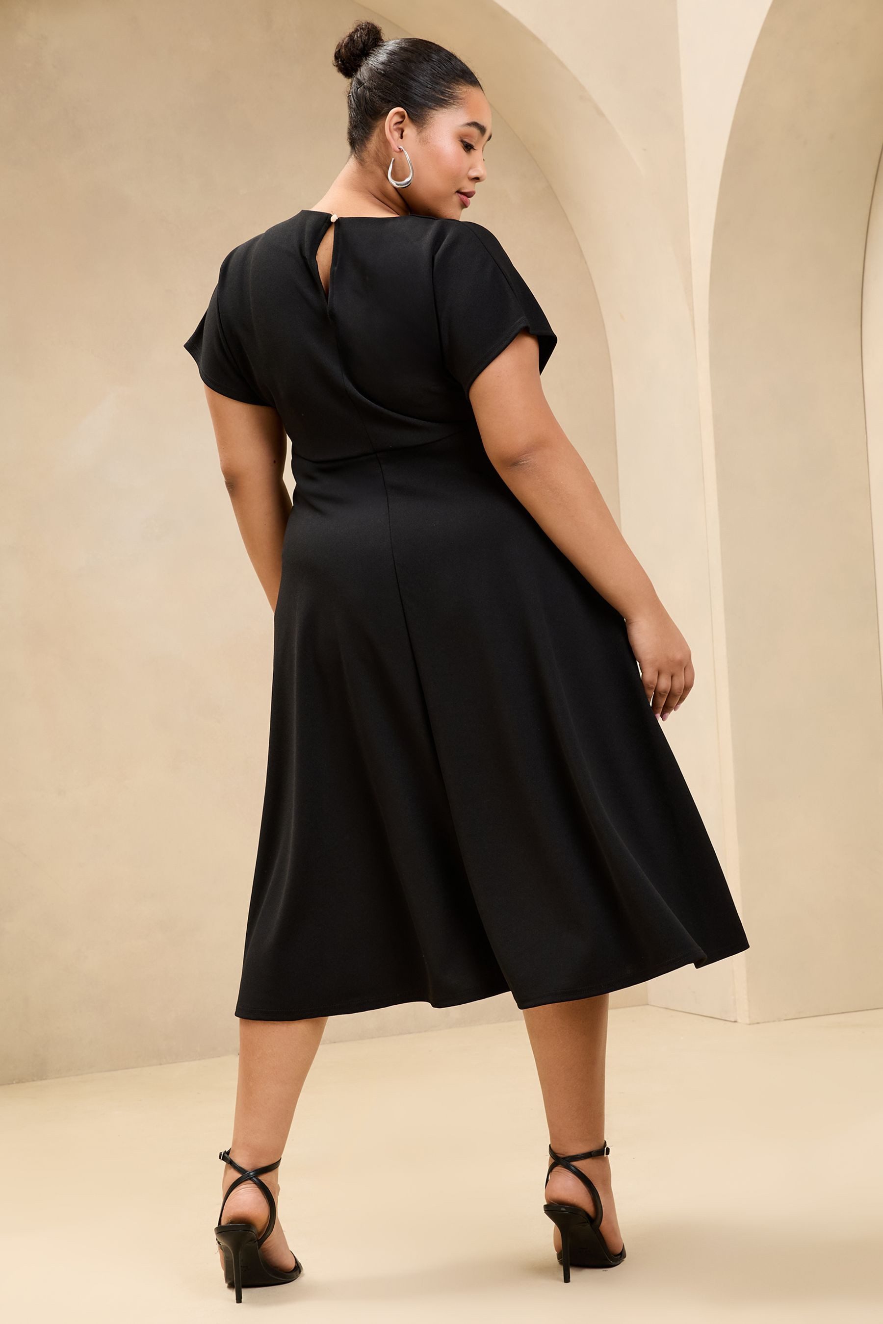LIPSY Midikleid Lipsy Midikleid mit seitlichem Knoten (1-tlg) – Bild 2 von 4