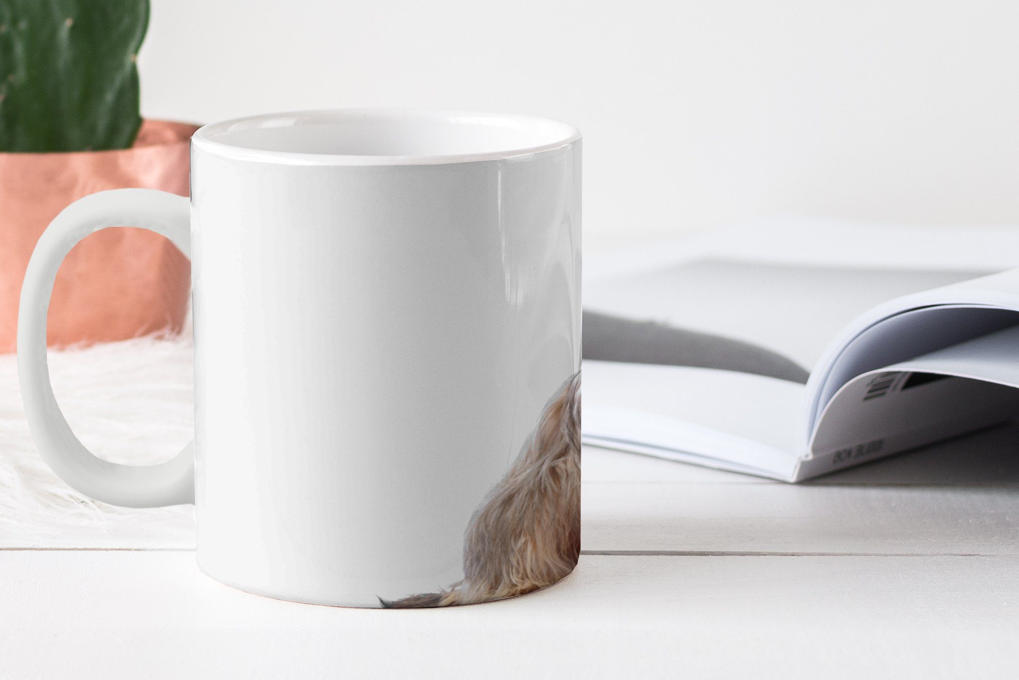 MuchoWow Tasse Shih Tzu Hund Teetasse, auf Keramik, Kaffeetassen, Hintergrund, einem weißen Becher, Geschenk Teetasse
