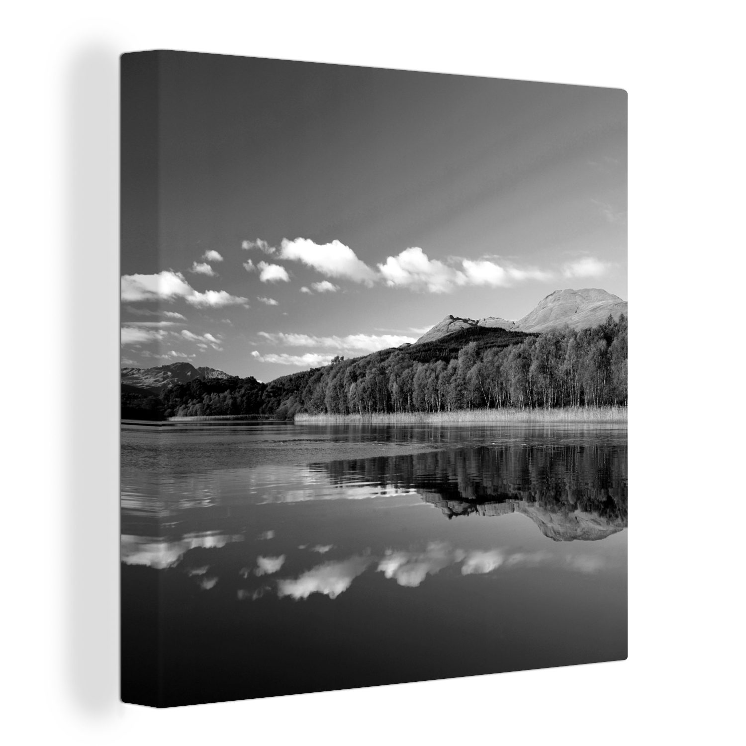 OneMillionCanvasses® Leinwandbild Spiegelung der Berge über dem See Loch Lomond in Schottland - schwarz, (1 St), Leinwand Bilder für Wohnzimmer Schlafzimmer