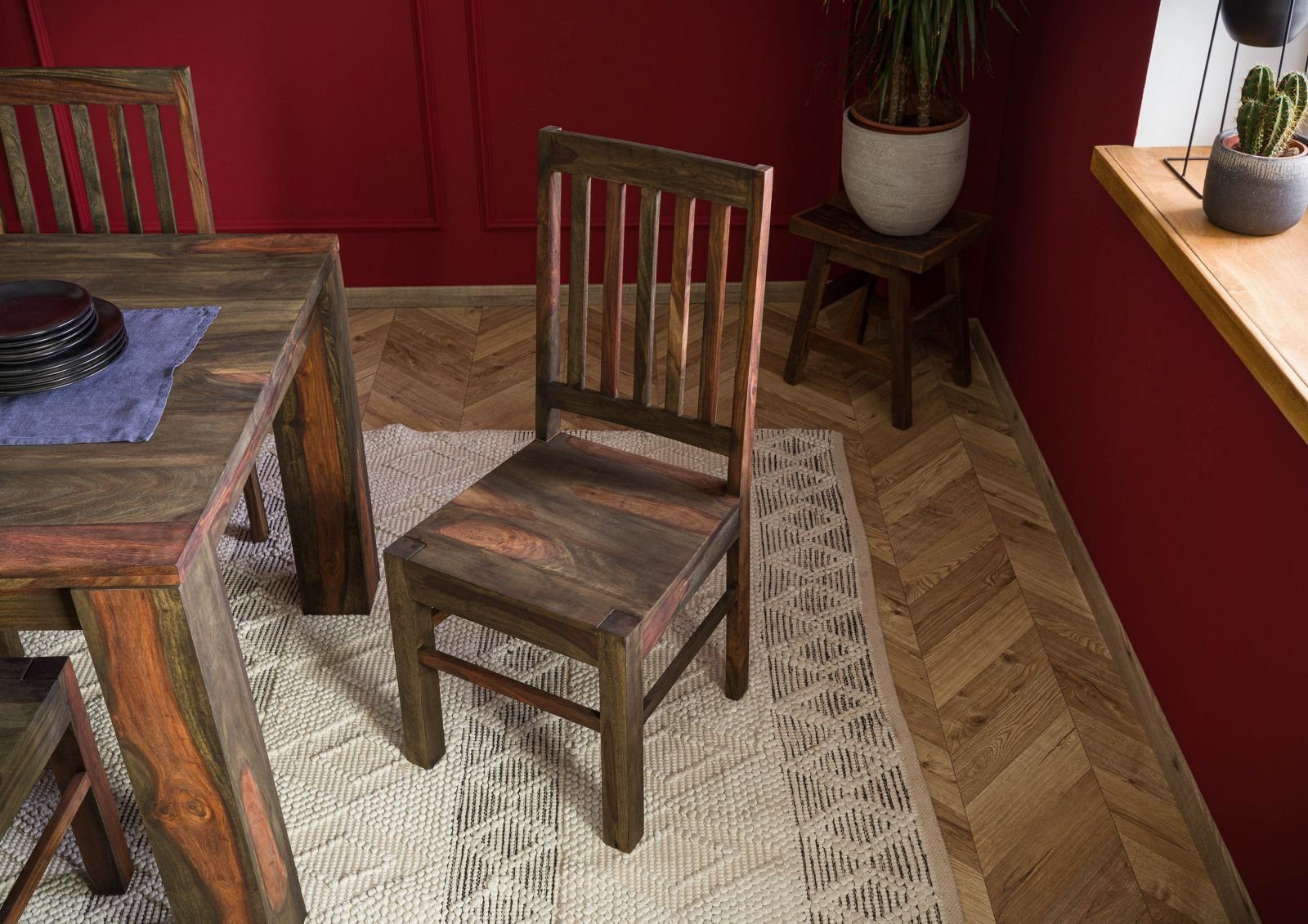Massivmoebel24 Holzstuhl TAMBORA (Moderner Stuhl mit zeitlosen  Verstrebungen, auffällige Maserung, grau geölt 45x45x100 Sheesham  montiert), indischer Palisander, auffällige ausdrucksstarke Maserung,  kontrastreiche Musterung