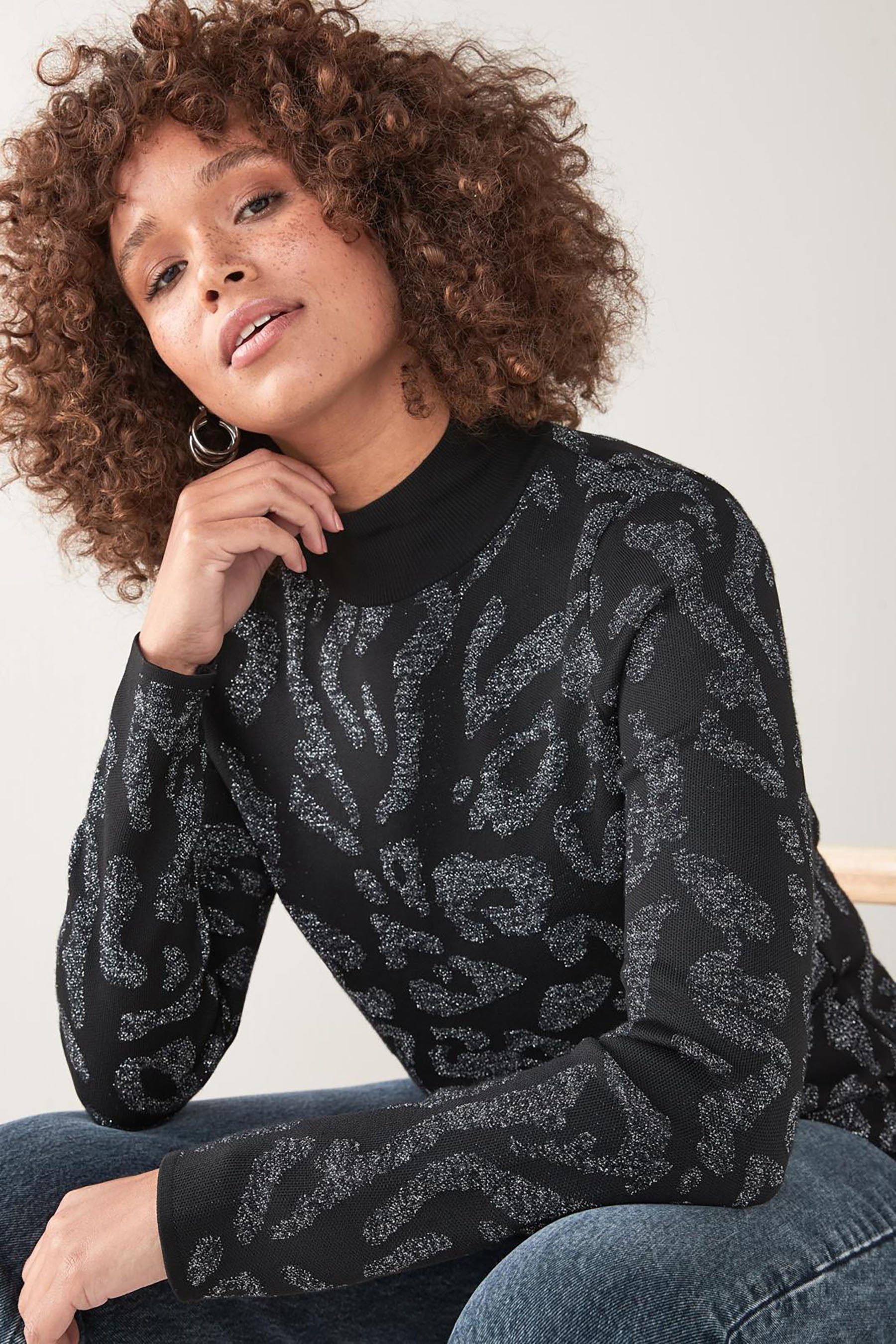 Damen Pullover Next Strickpullover Strickpullover aus Metallic-Fasern mit Zebra-Print