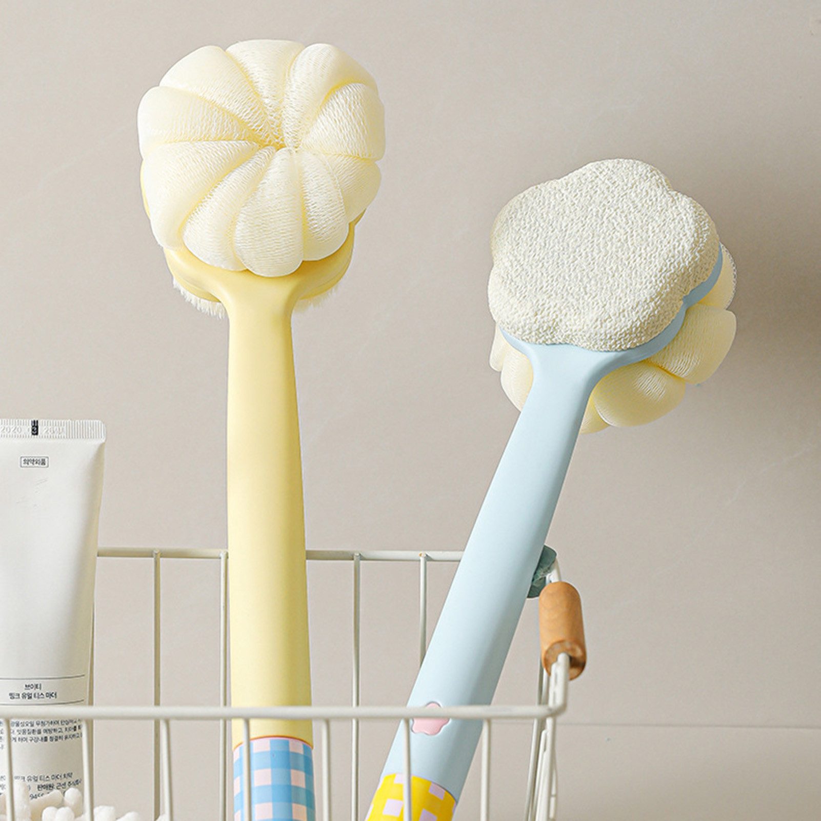 Jumpeak Badebürste Langstielige Badebürste, doppelseitig, Rückenreinigungsgerät, Dopamin, 2-in-1, Weiche Bürste,hautfreundlich, Mitgeliefert Fußfeile, Blau,Gelb