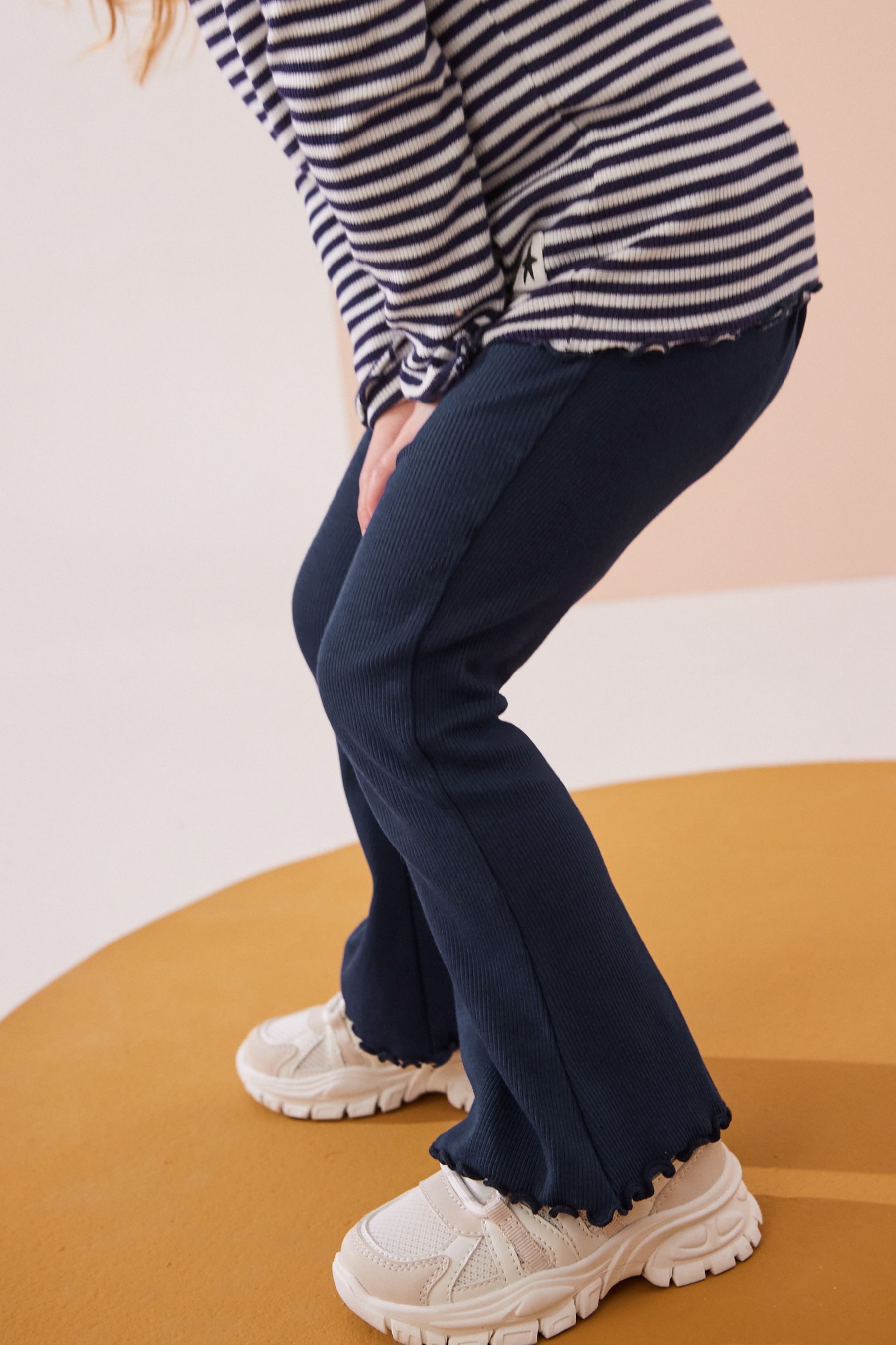Next Leggings Gerippte Leggings mit Schlag (1-tlg)