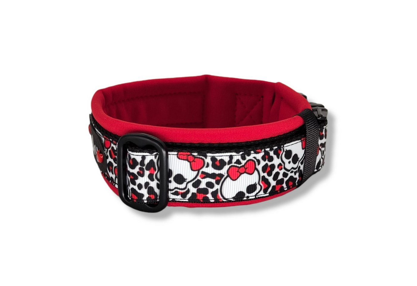 Thumbnail - D by E Couture Hunde-Halsband "Red Bow Skull I", gepolstert, verstellbar, 40mm breit, Handmade