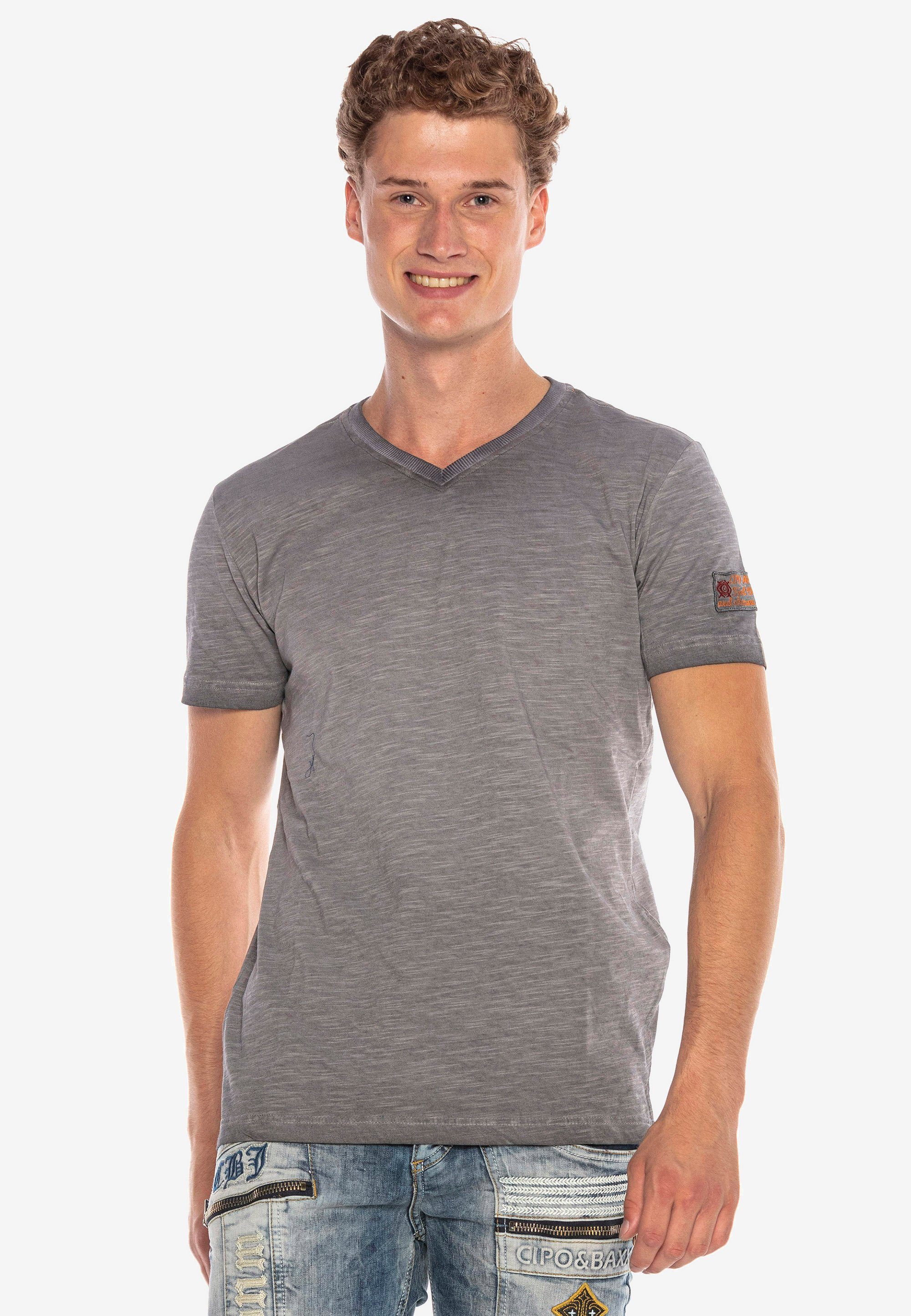 Cipo & Baxx T-Shirt mit kleinem Logo-Patch anthrazit | V-Shirts