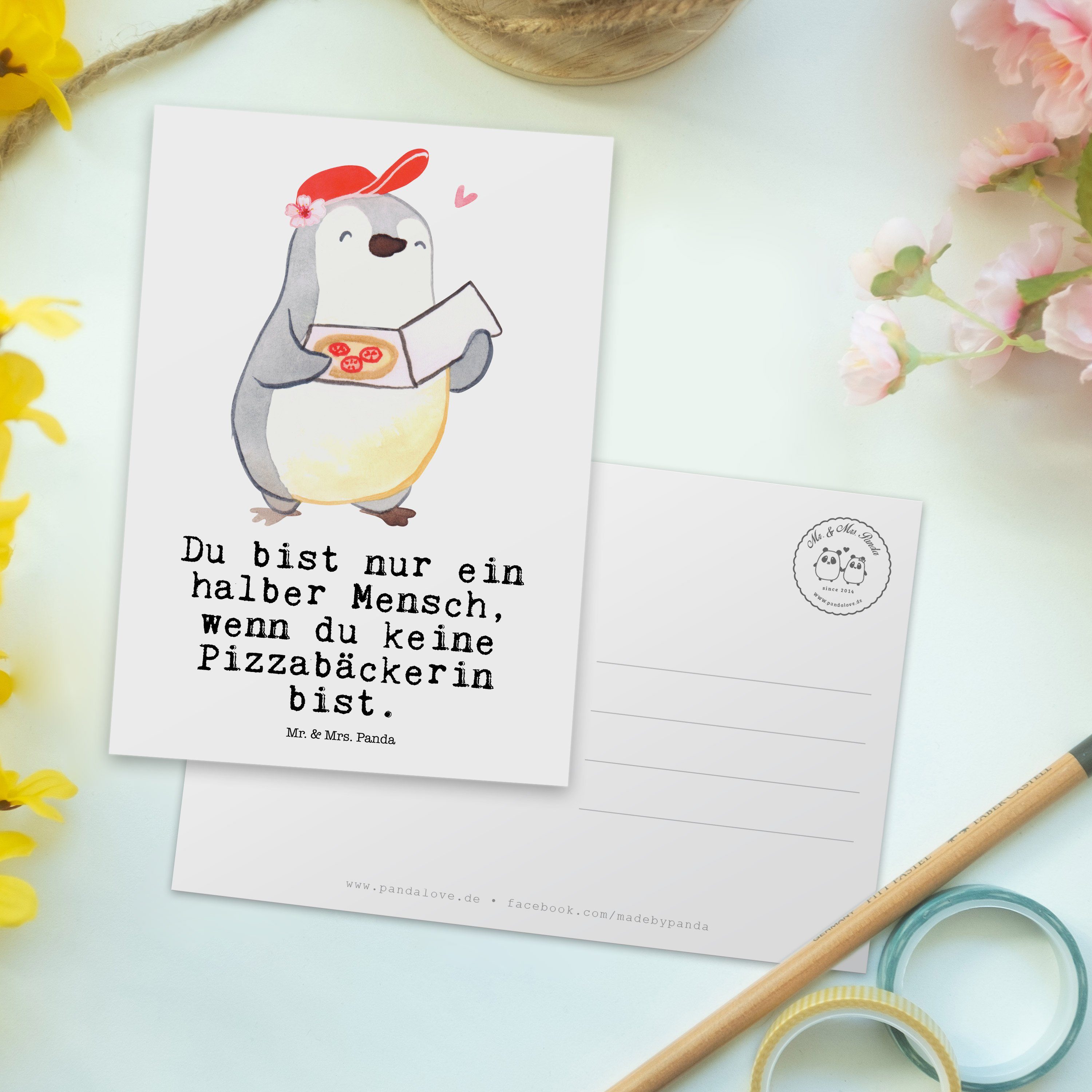 Mr. Geschenk, mit & Herz Weiß - Panda Lieferdien Postkarte Mrs. - Einladungskarte, Pizzabäckerin