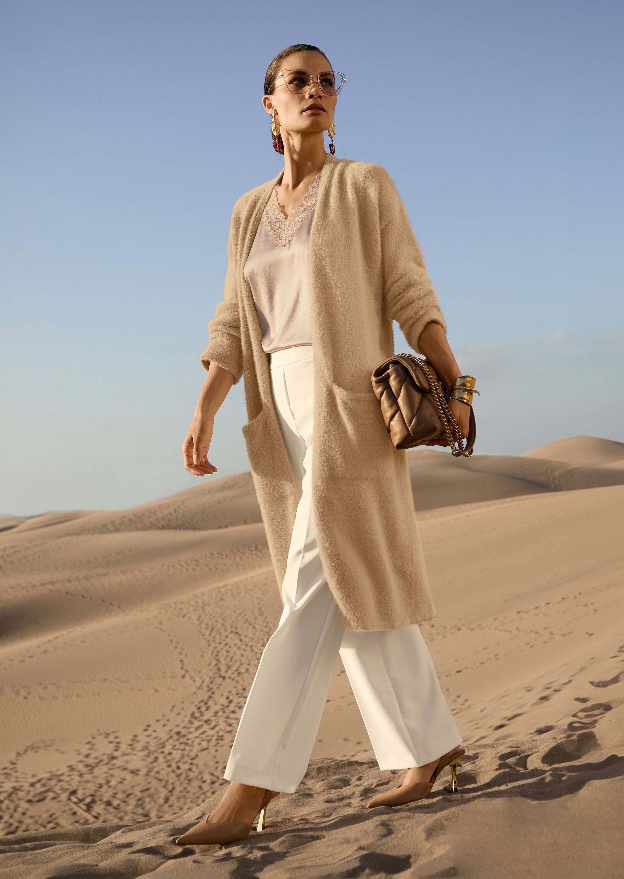 MADELEINE Kurzmantel Eleganter Glattstrick-Mantel Offene Form, lange Ärmel, aufgesetzte Taschen