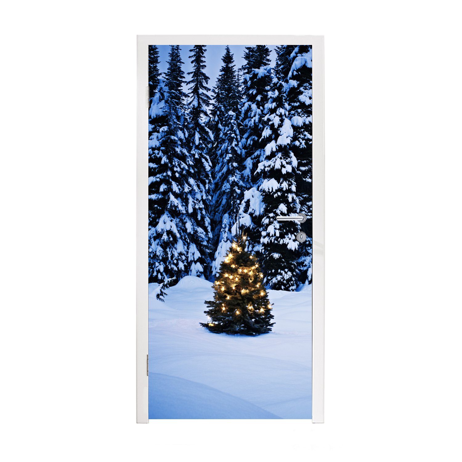 MuchoWow Türtapete Eine winterliche Umgebung mit einem Tannenbaum, Matt, bedruckt, (1 St), Fototapete für Tür, Türaufkleber, 75x205 cm