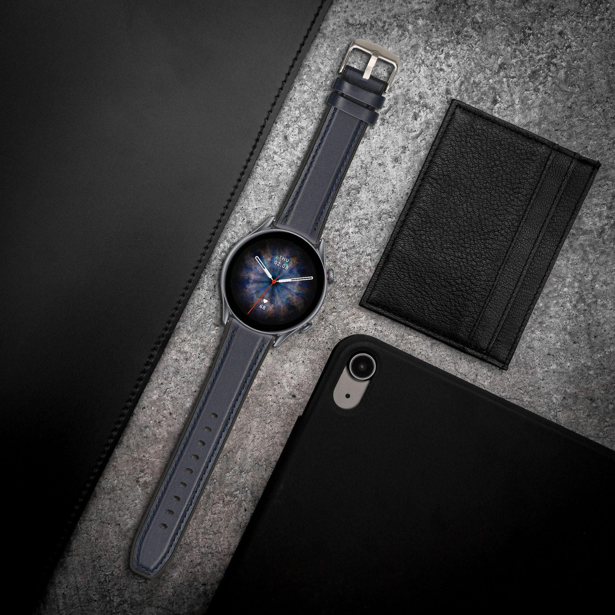 kwmobile Smartwatch-Armband Sportarmband für Huami Amzfit GTR (47mm) / GTR 2 / GTR 3 / GTR 4, Leder Fitnesstracker Ersatzarmband Uhrenverschluss